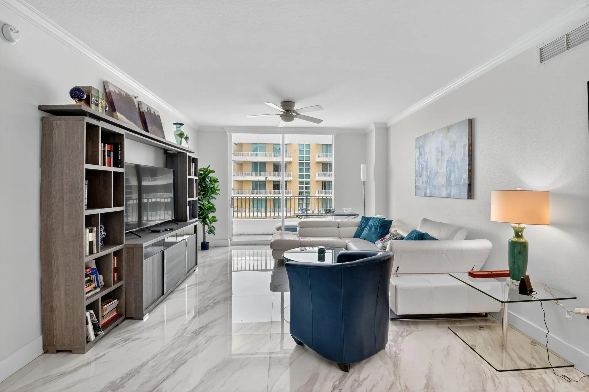 625 Casa Loma Boulevard, #1409