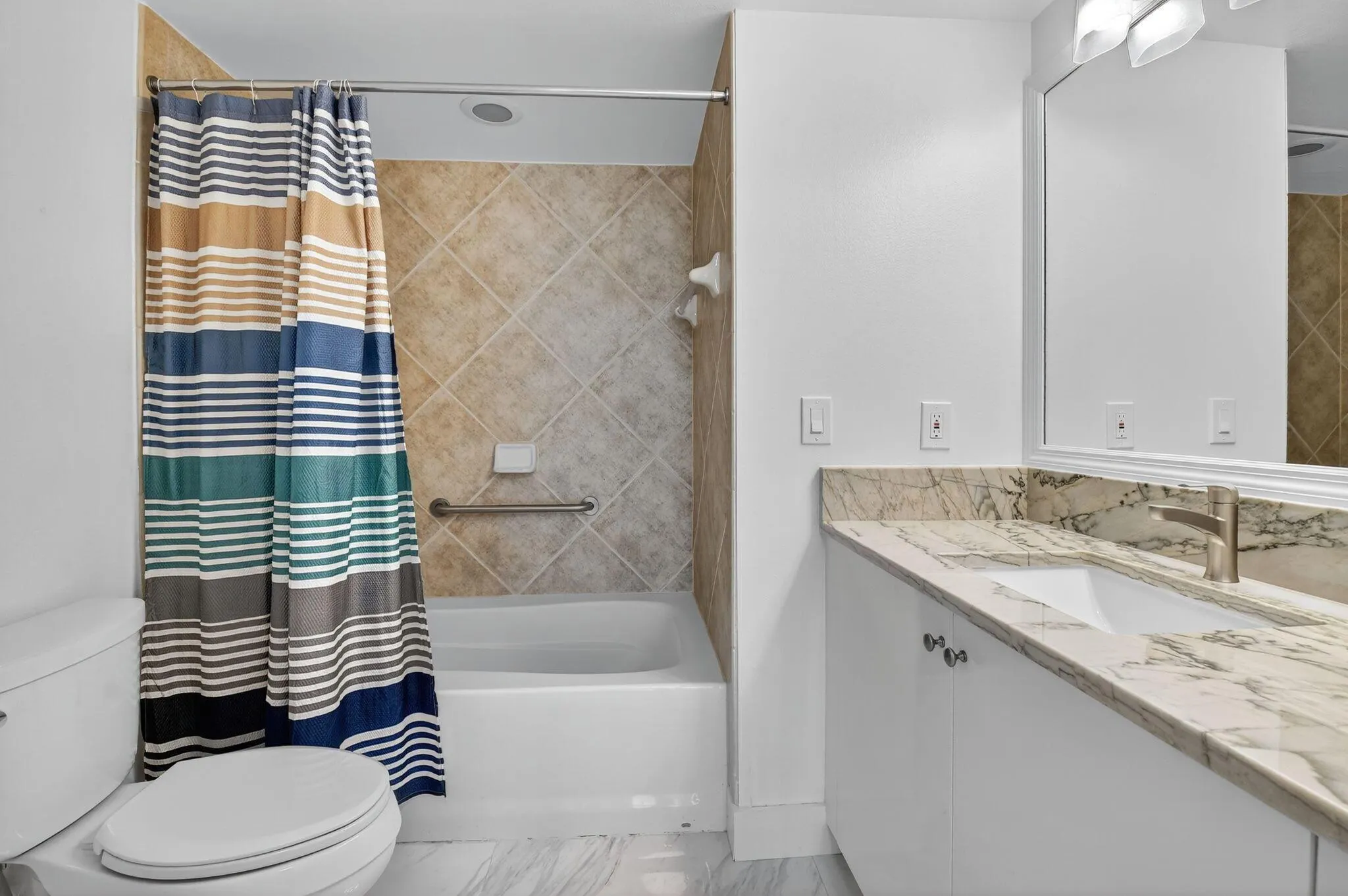 625 Casa Loma Boulevard, #1409