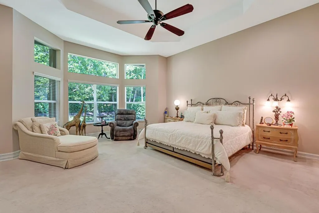 10606 Whitewind Circle