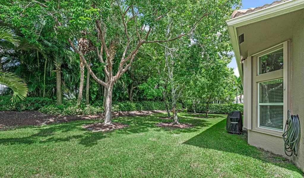 10606 Whitewind Circle