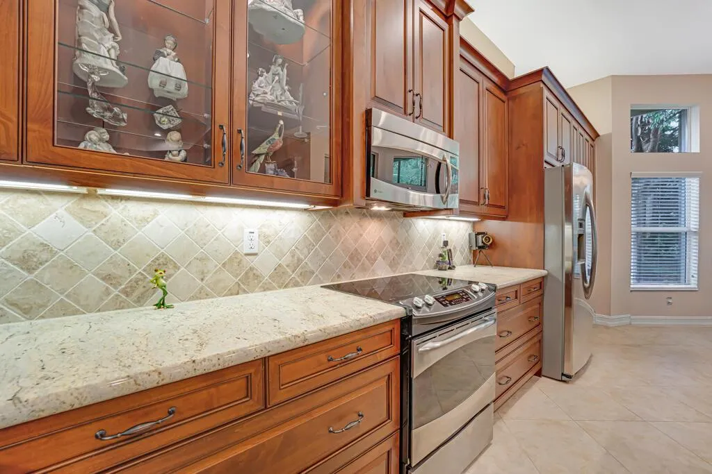 10606 Whitewind Circle