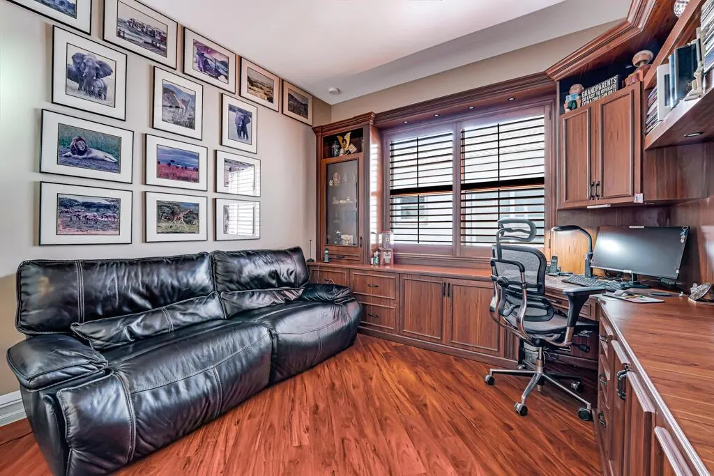 10606 Whitewind Circle