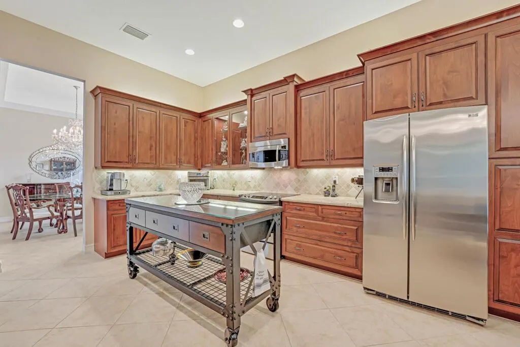 10606 Whitewind Circle