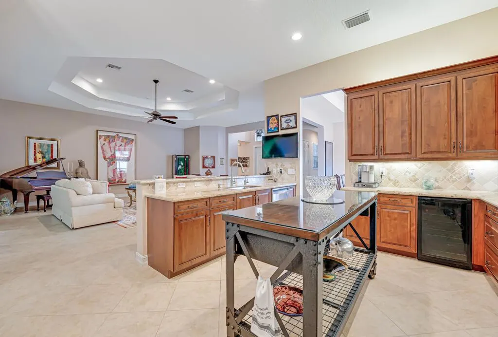 10606 Whitewind Circle