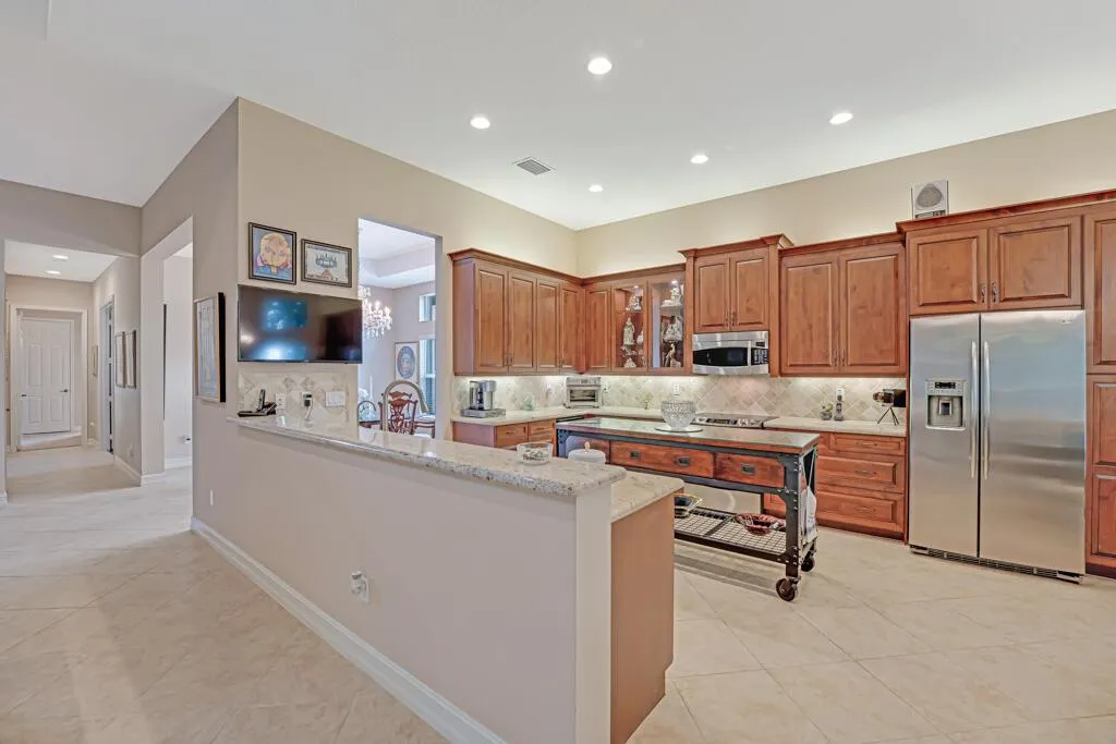 10606 Whitewind Circle