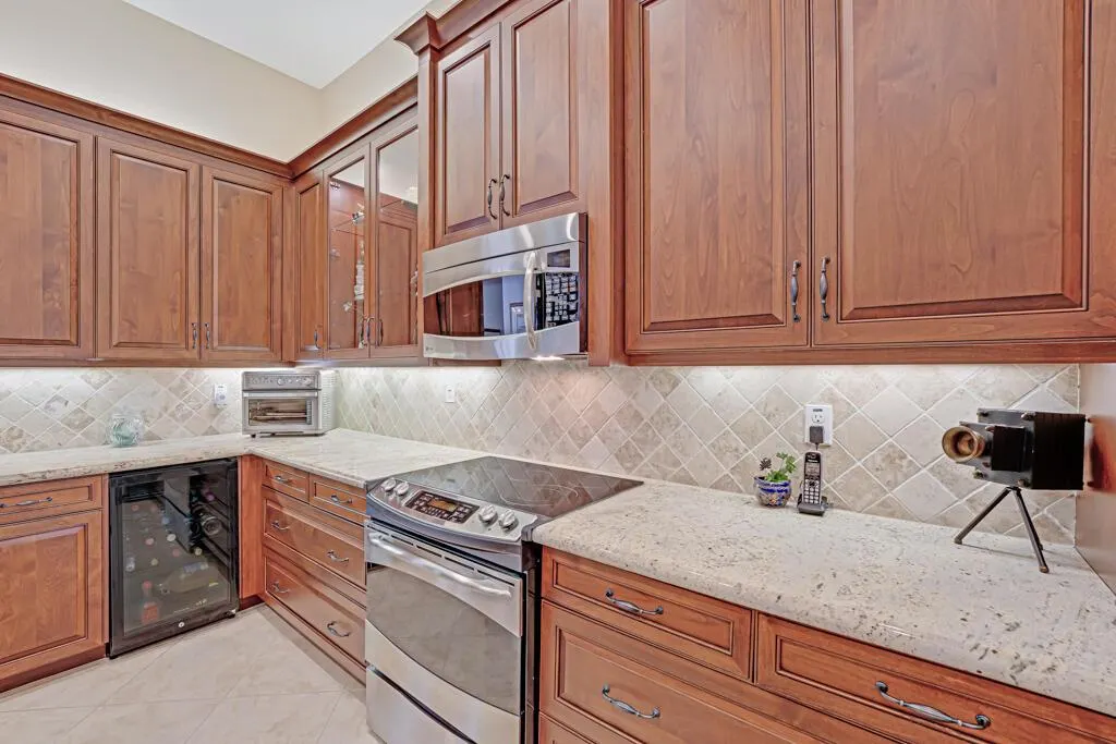 10606 Whitewind Circle