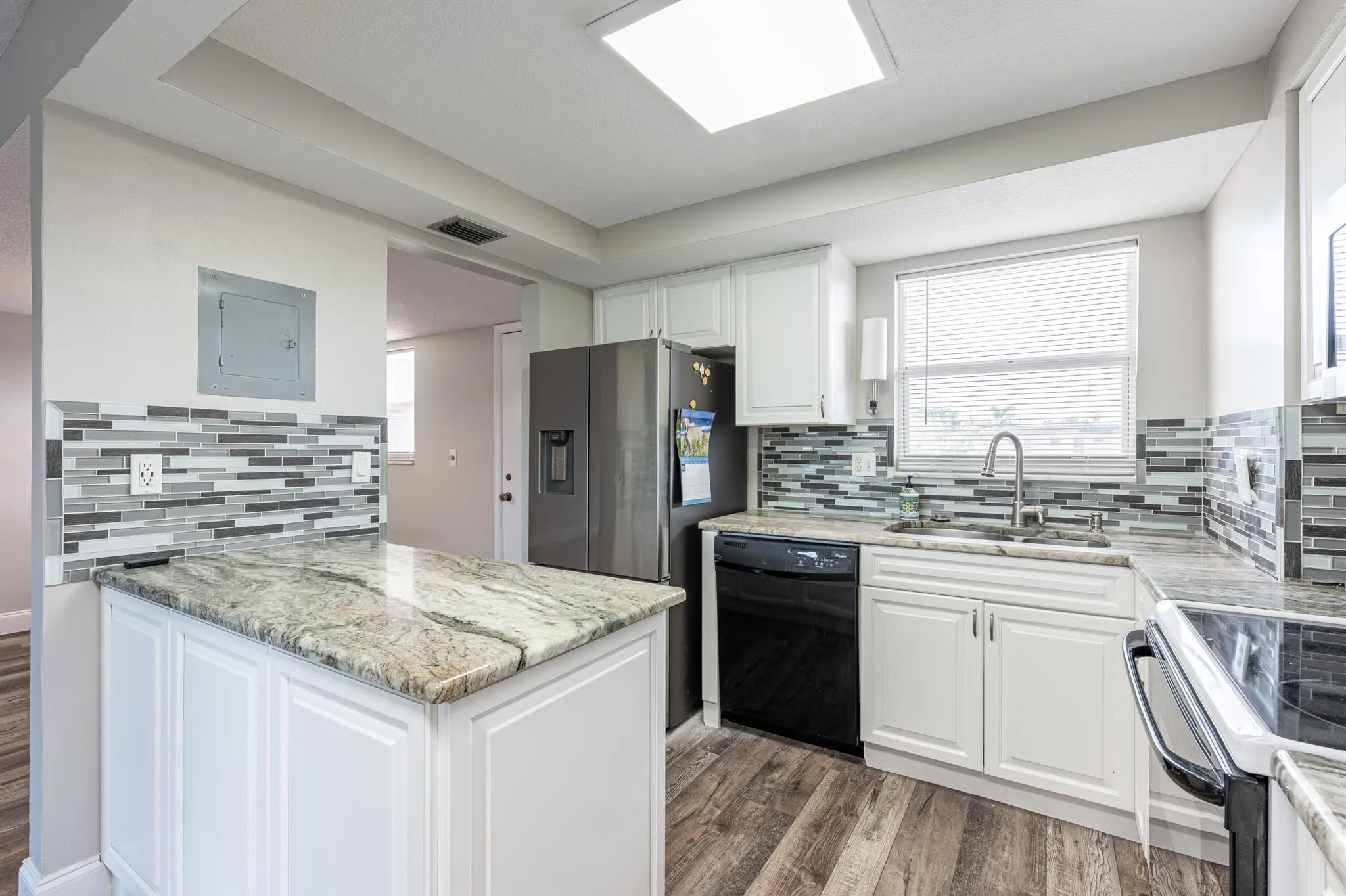 729 Lori Drive, #305