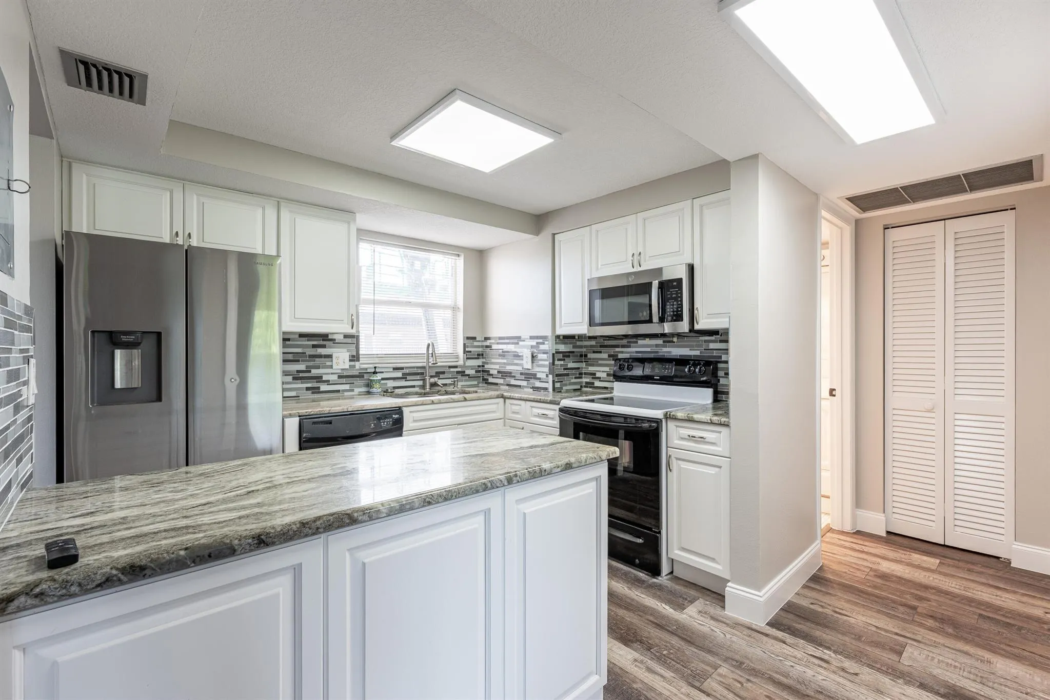 729 Lori Drive, #305