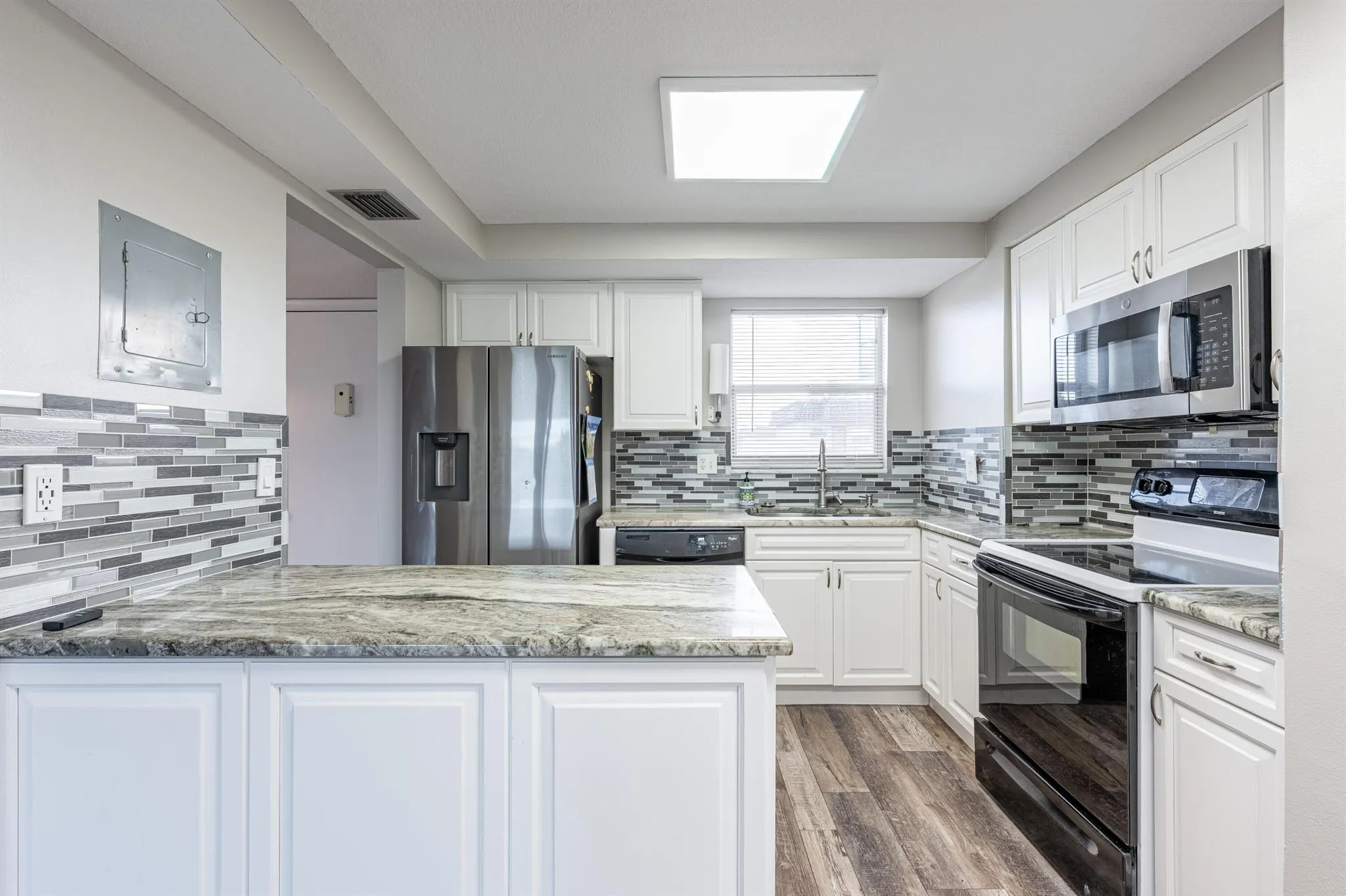 729 Lori Drive, #305