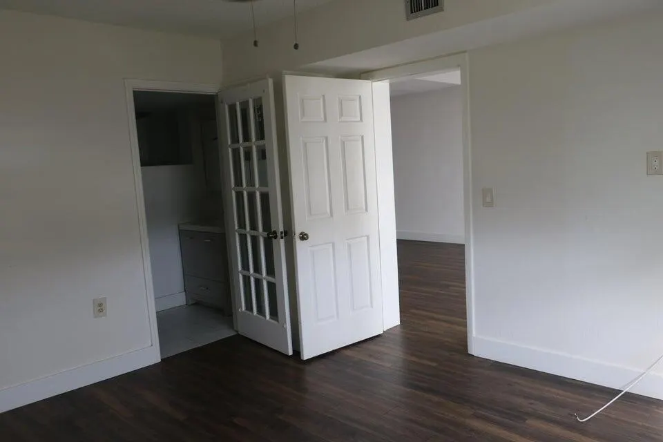3710 Whitehall Drive, #304