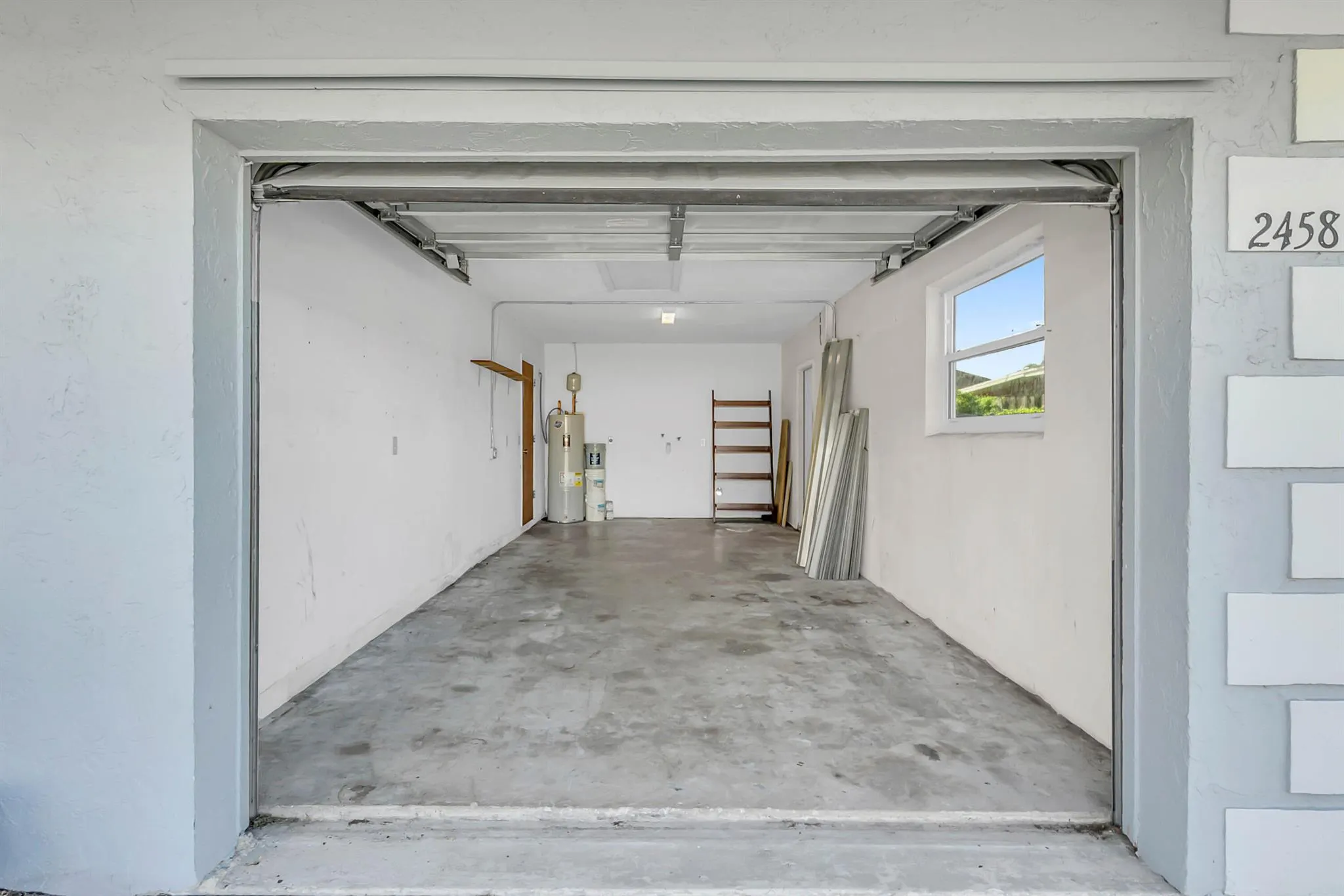 2458 SW Hinchman Street
