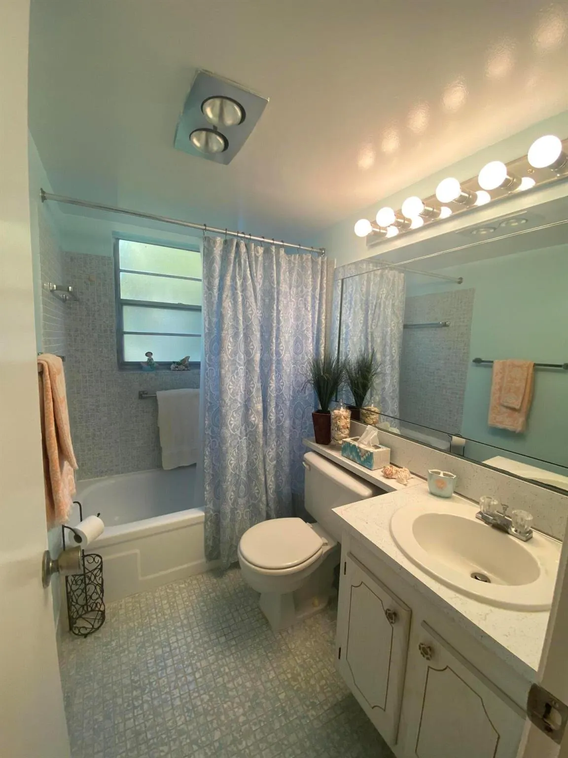 208 Chatham J, #208