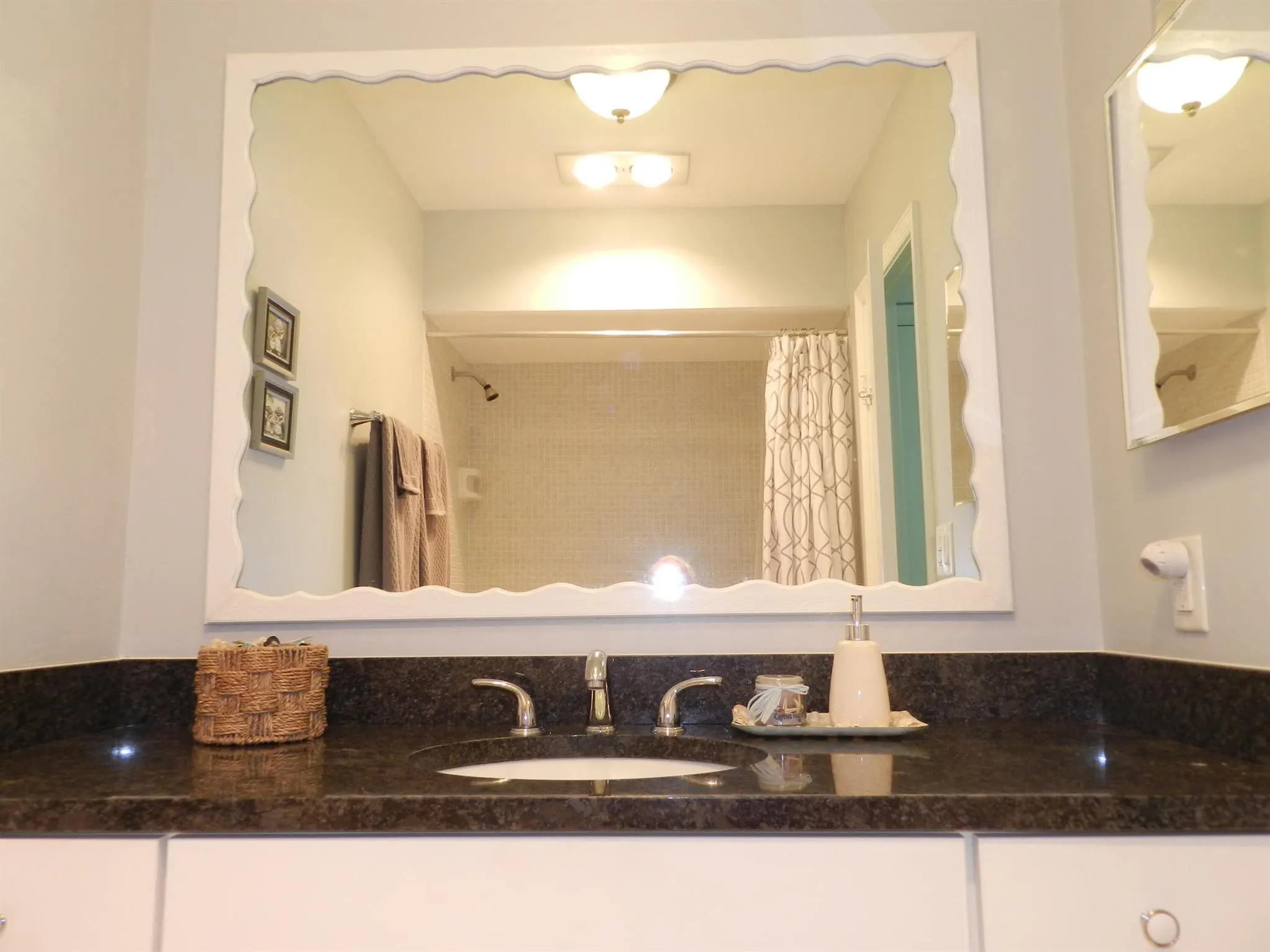6 Greenway Village N, #202