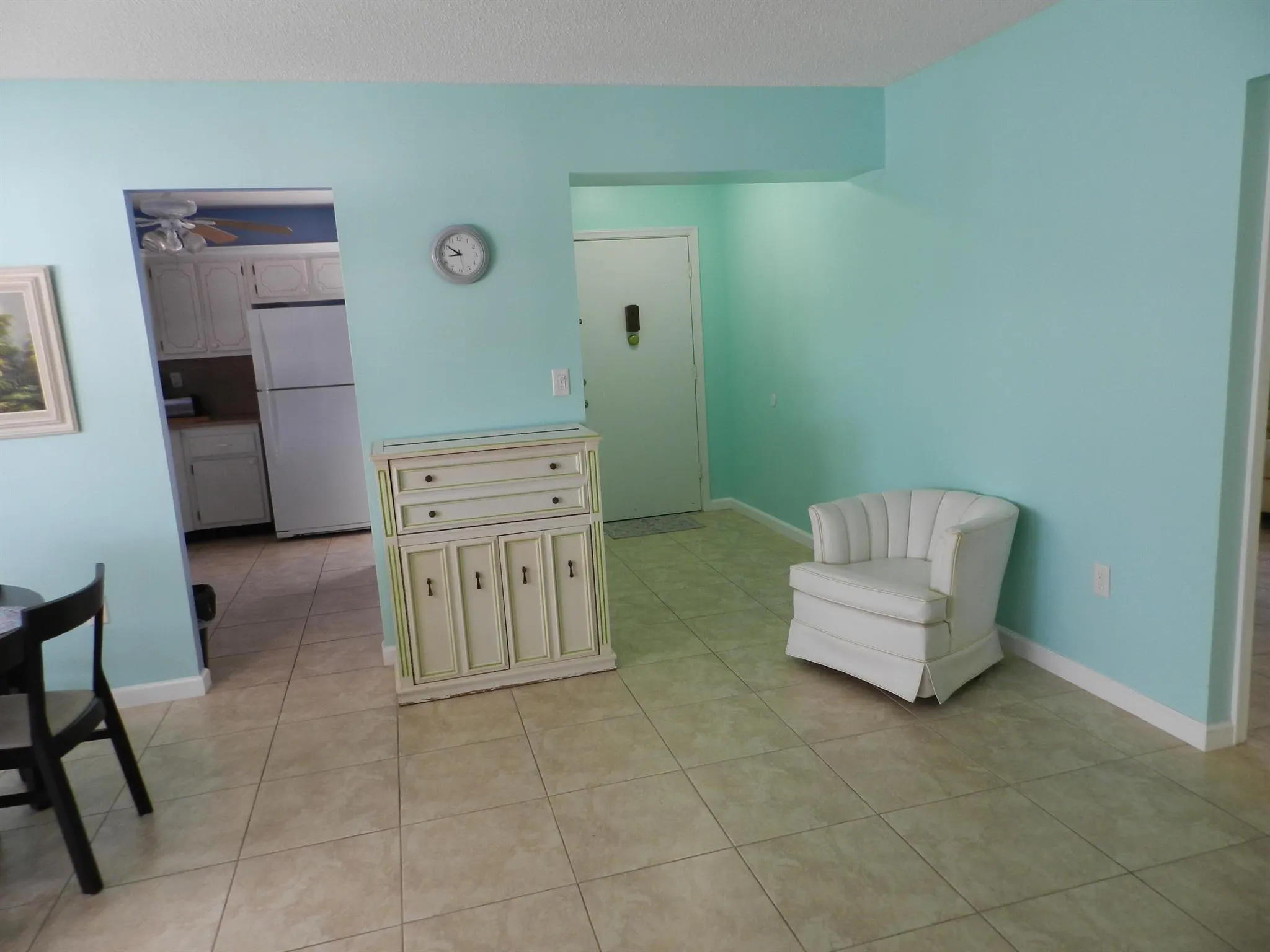 6 Greenway Village N, #202