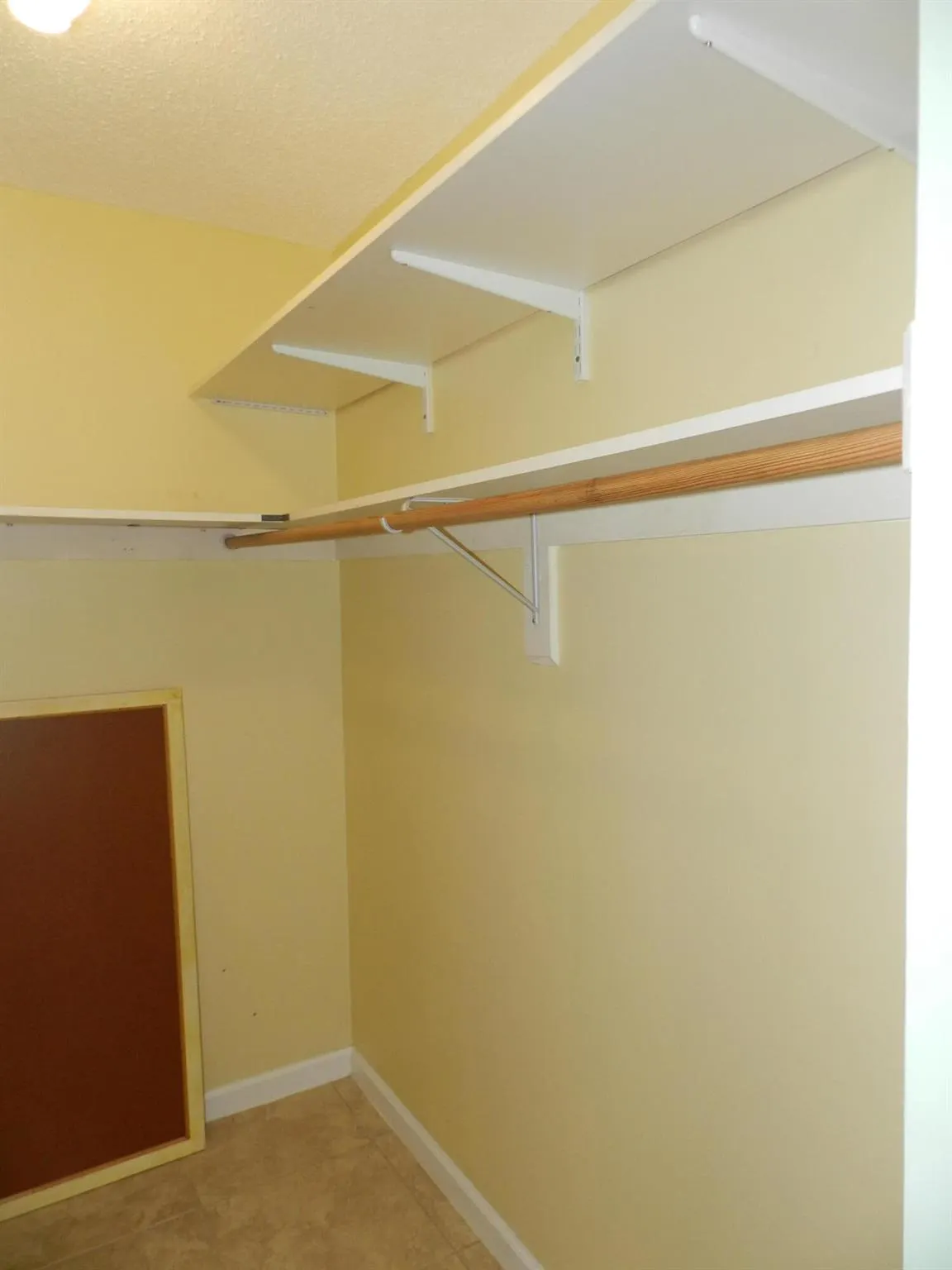 6 Greenway Village N, #202