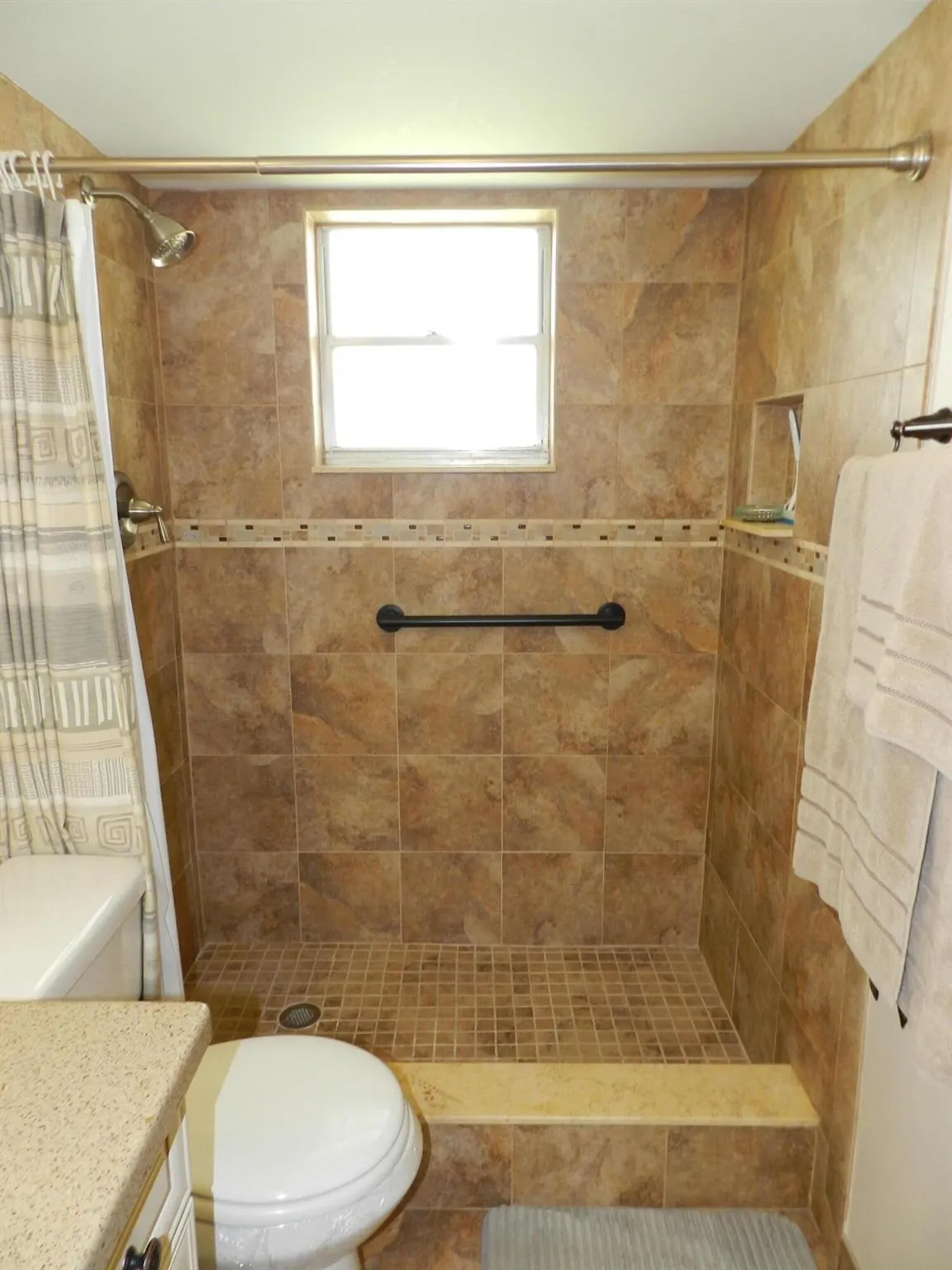 6 Greenway Village N, #202