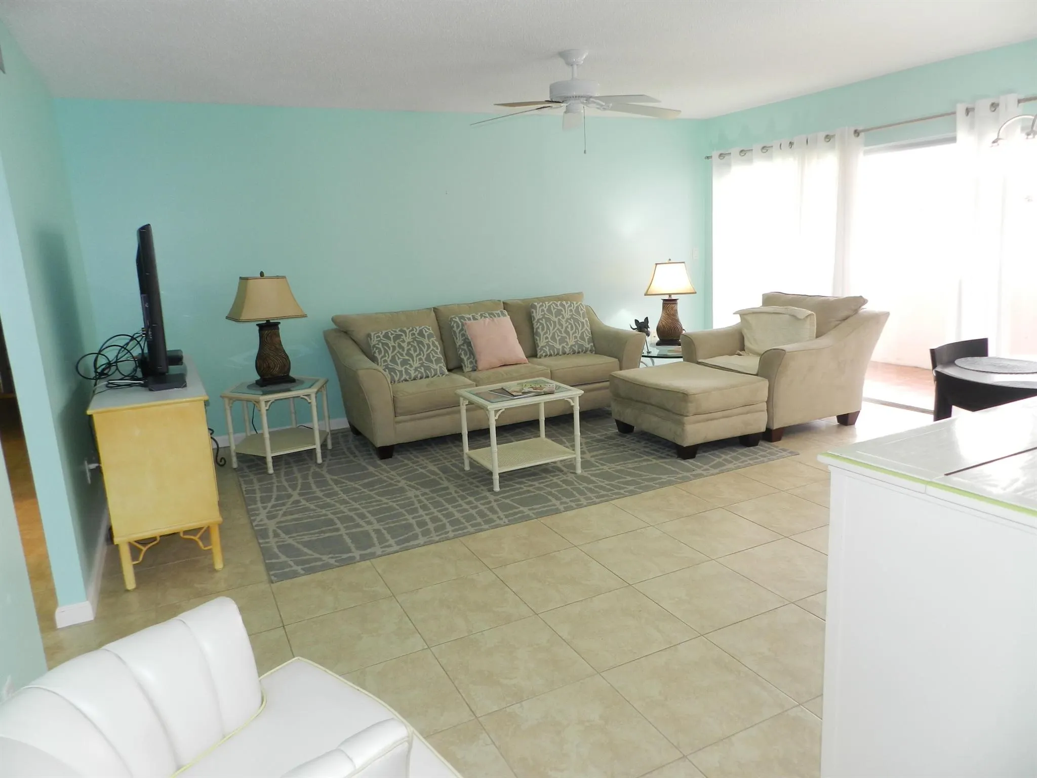 6 Greenway Village N, #202