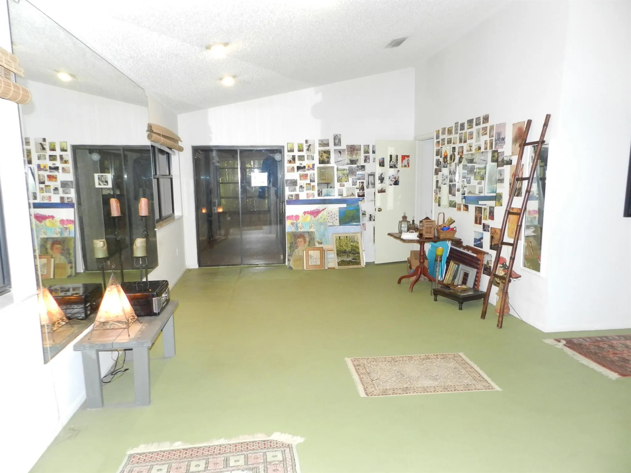 450 Knollwood Court