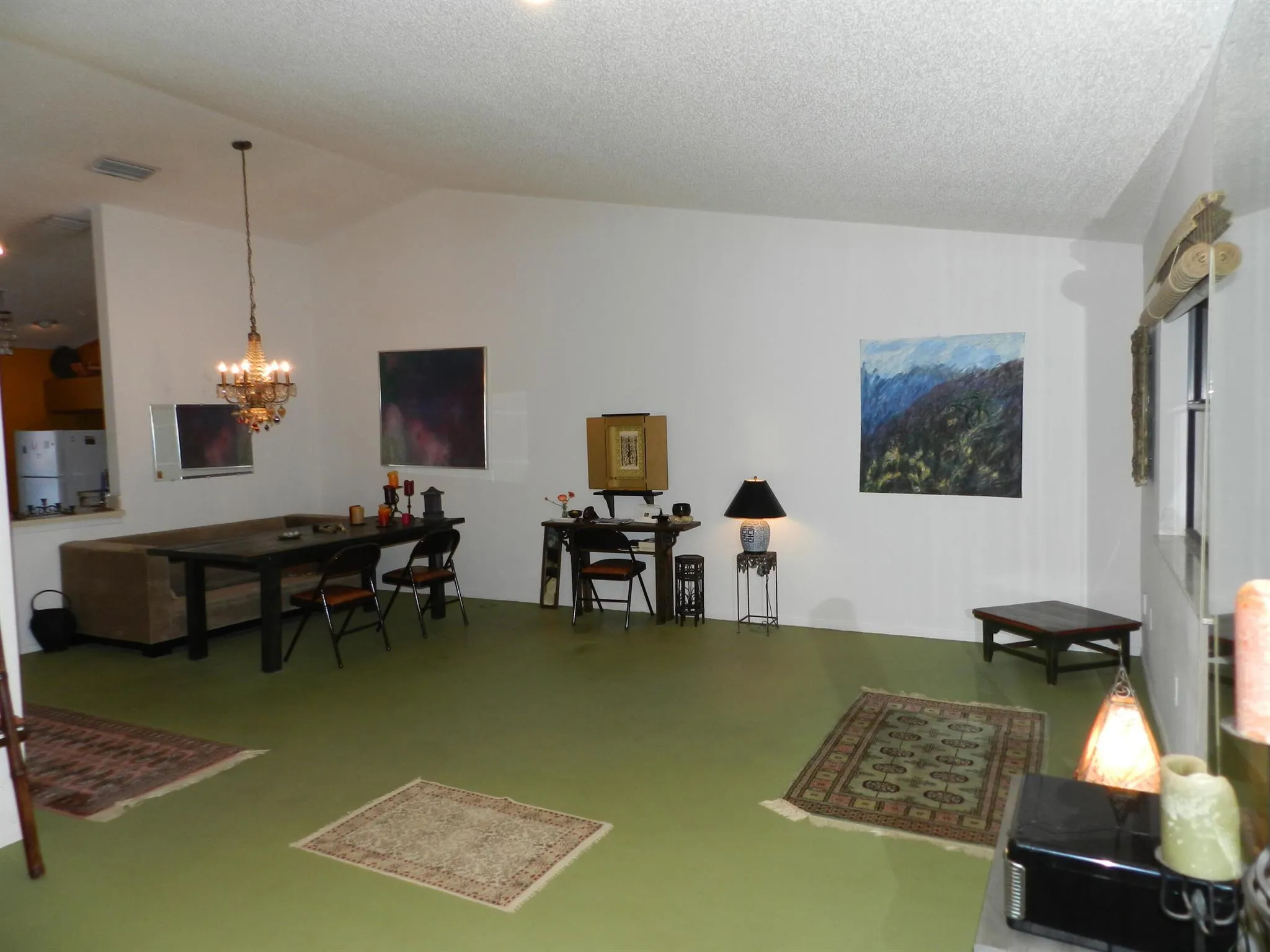 450 Knollwood Court