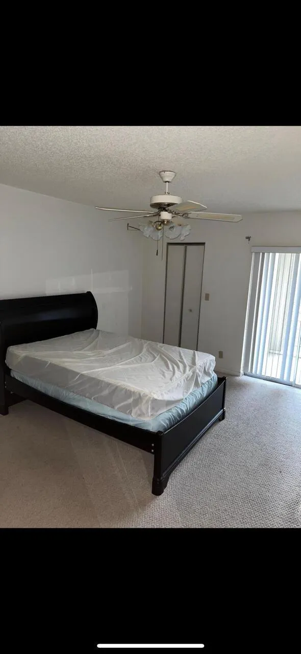 3186 Via Poinciana, #211