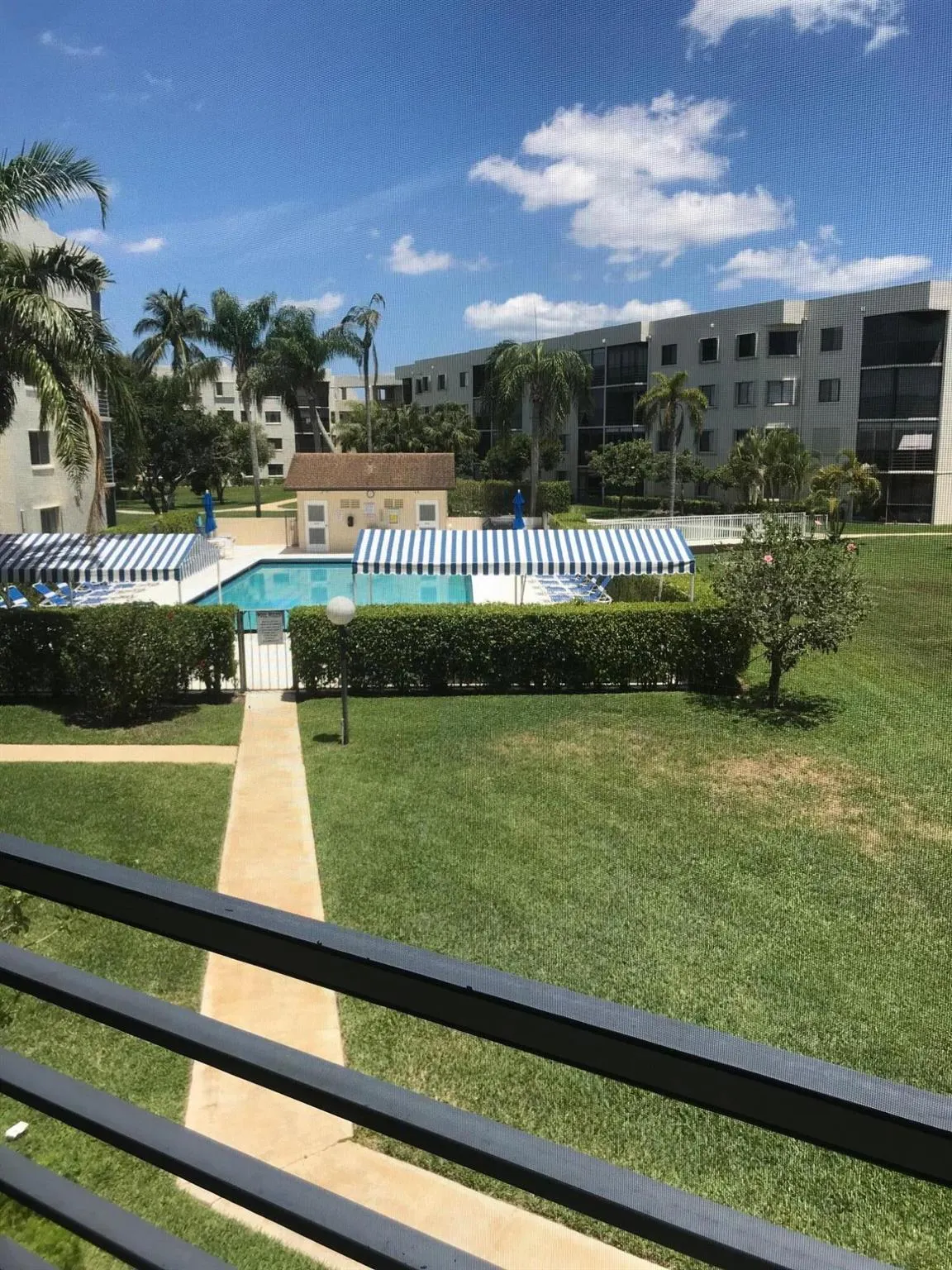 3186 Via Poinciana, #211
