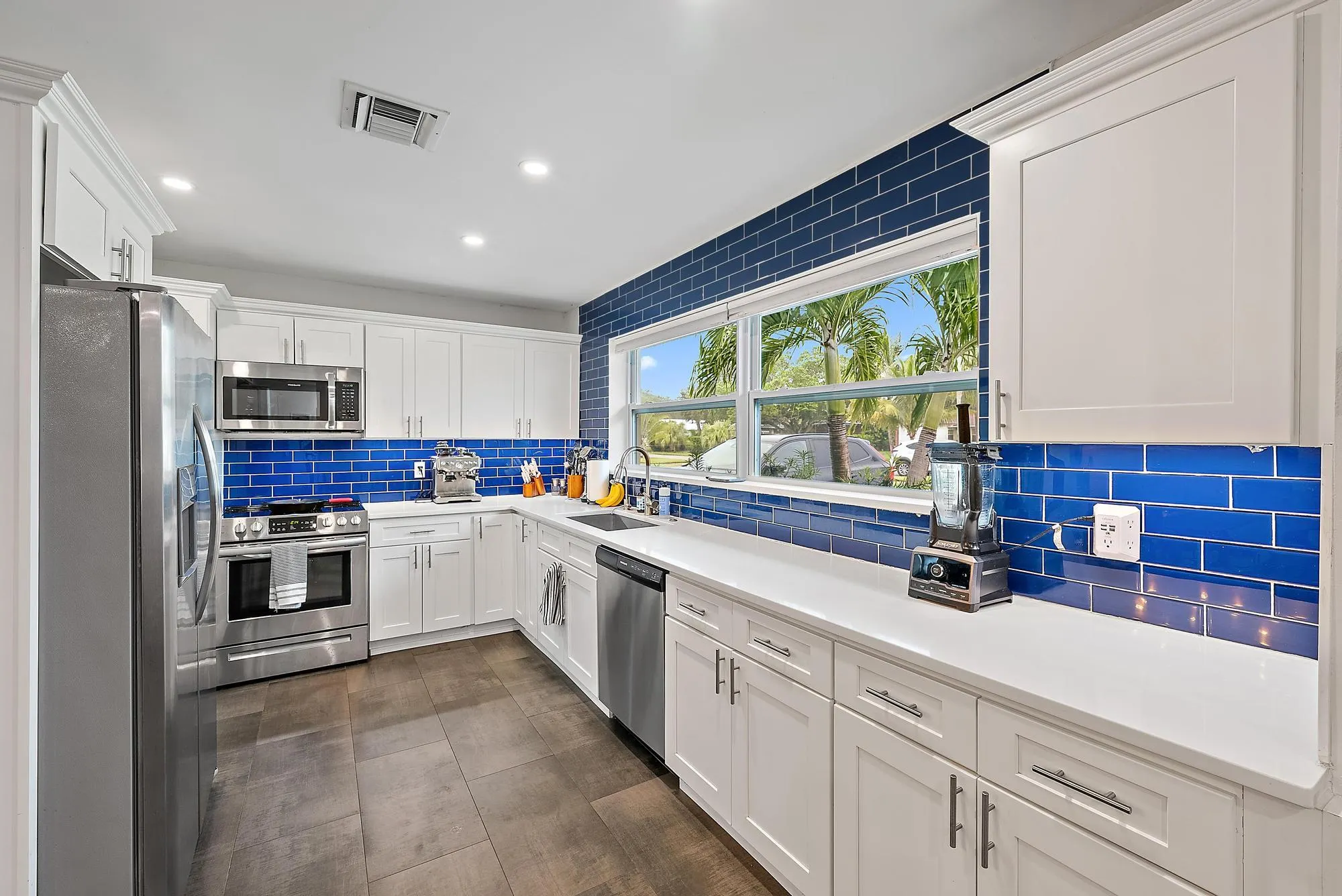 428 Hawthorne Drive