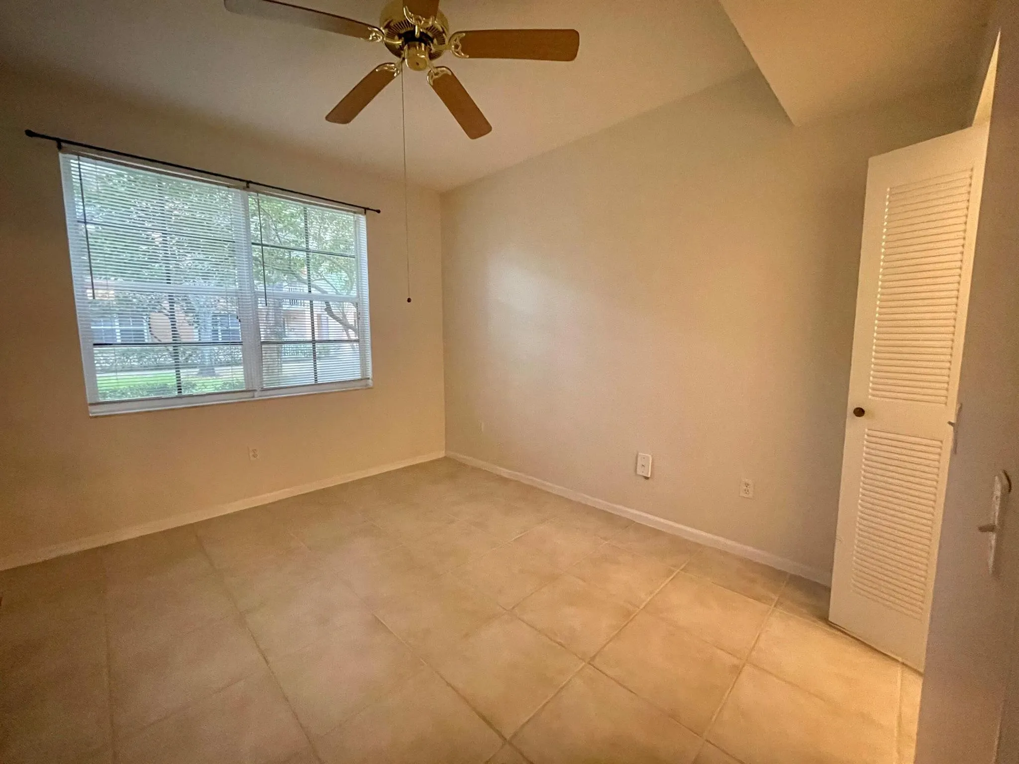 4812 S Central Boulevard, #15