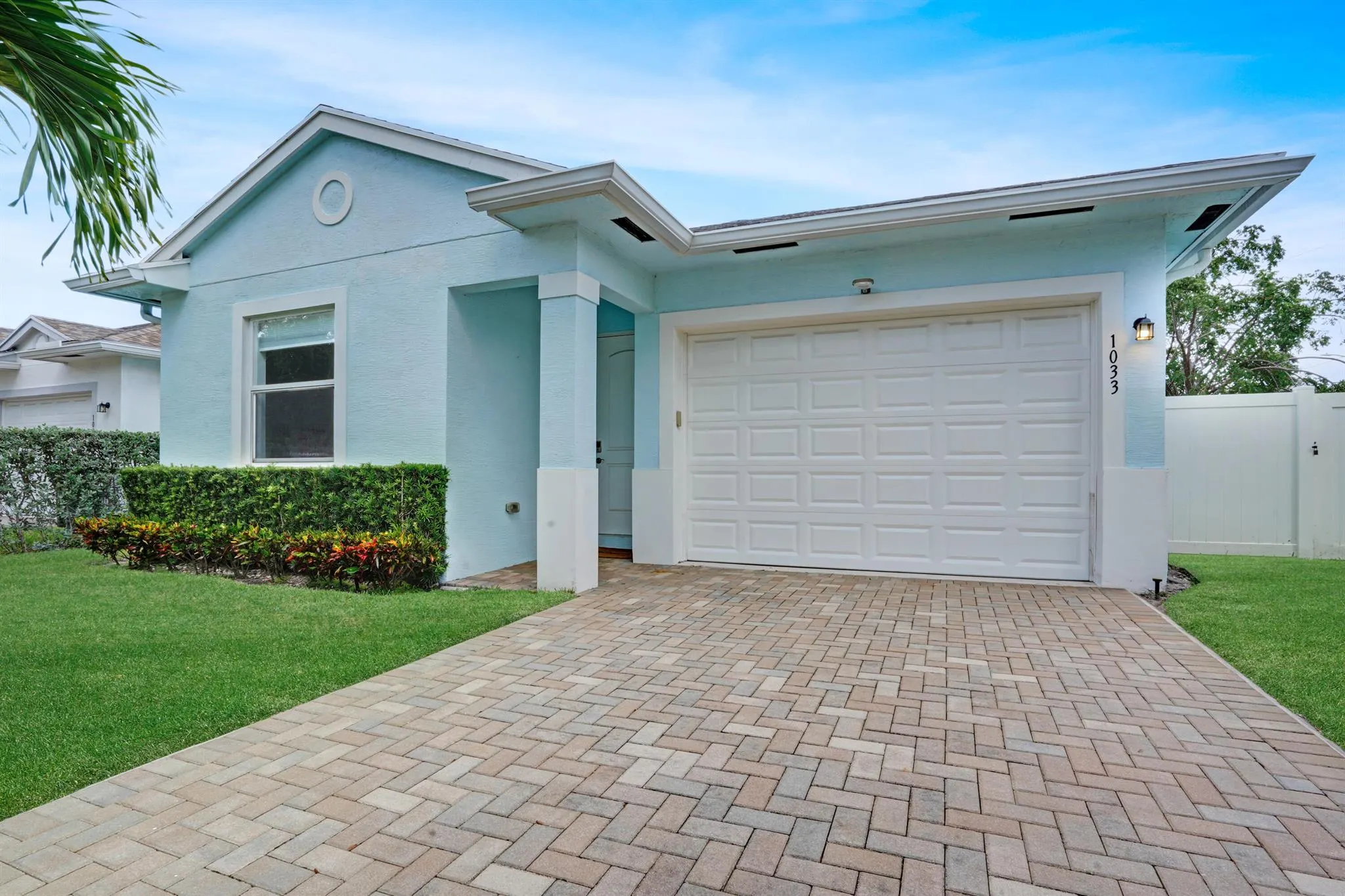 1033 Mango Drive