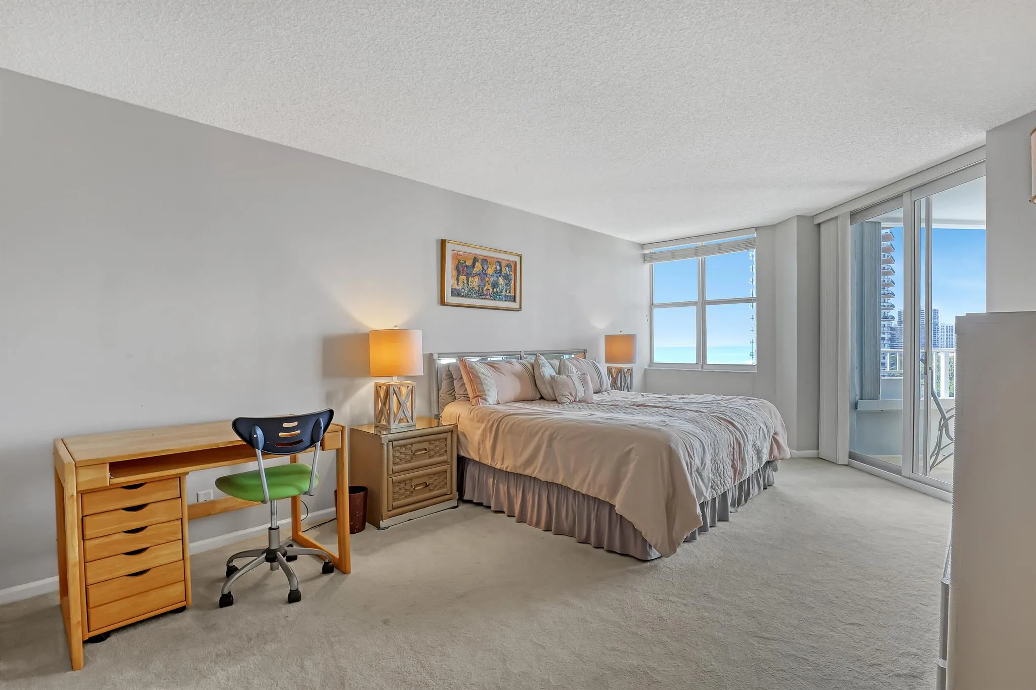 5200 N Ocean Drive, #904