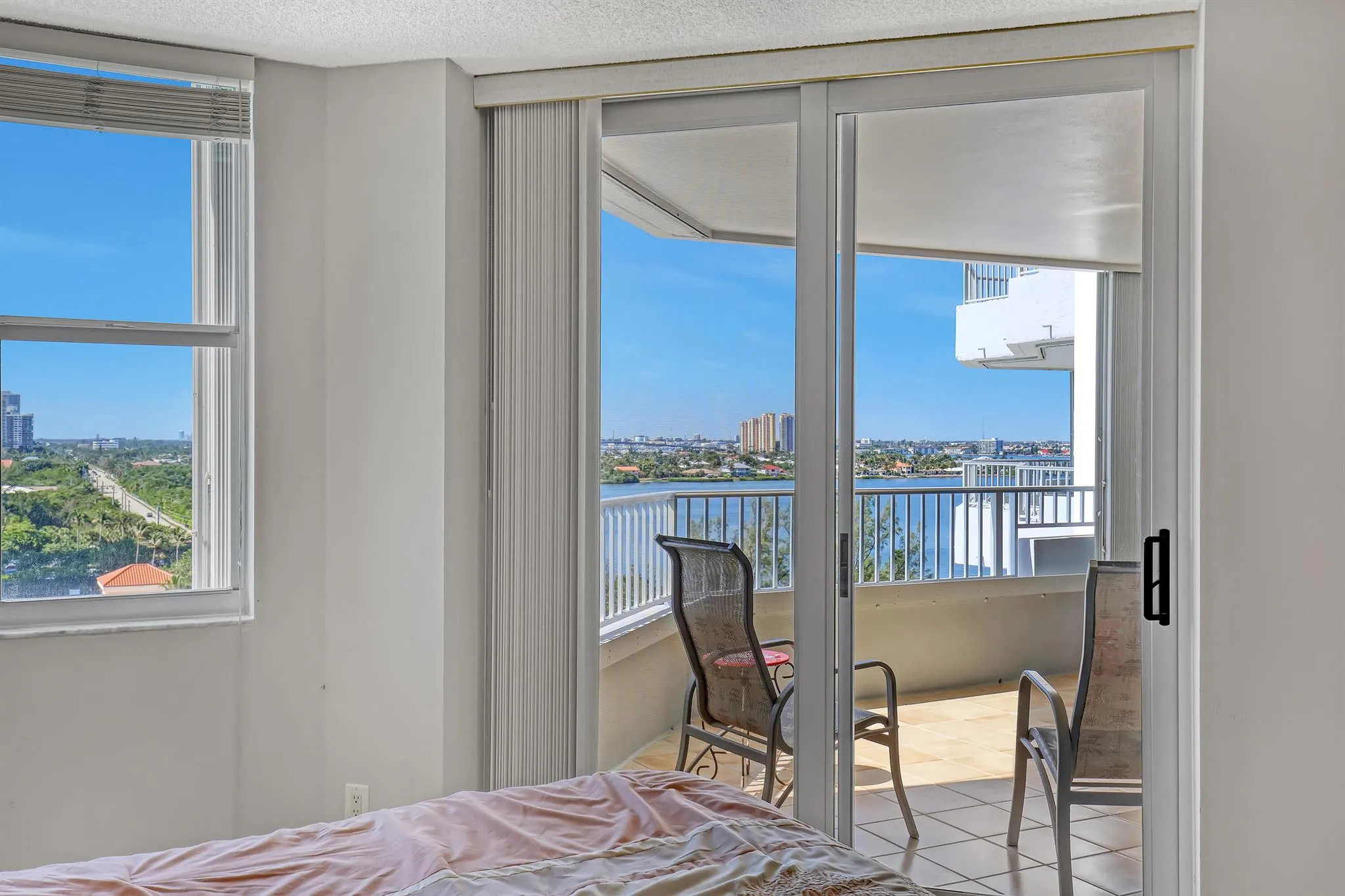 5200 N Ocean Drive, #904