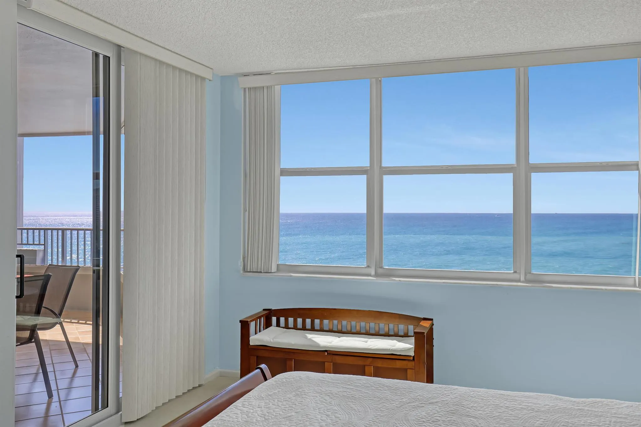 5200 N Ocean Drive, #904