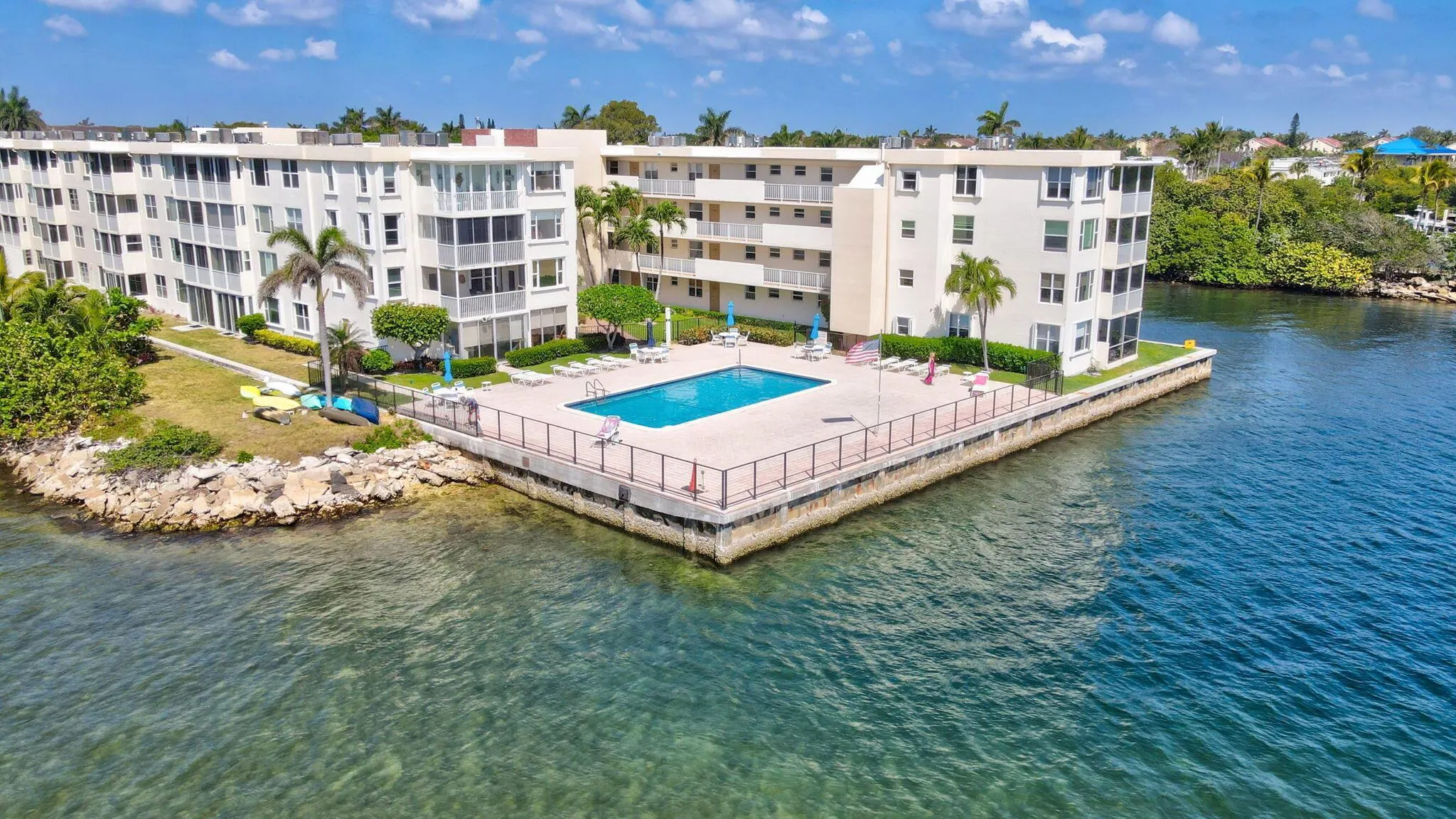 1820 New Palm Way, #202