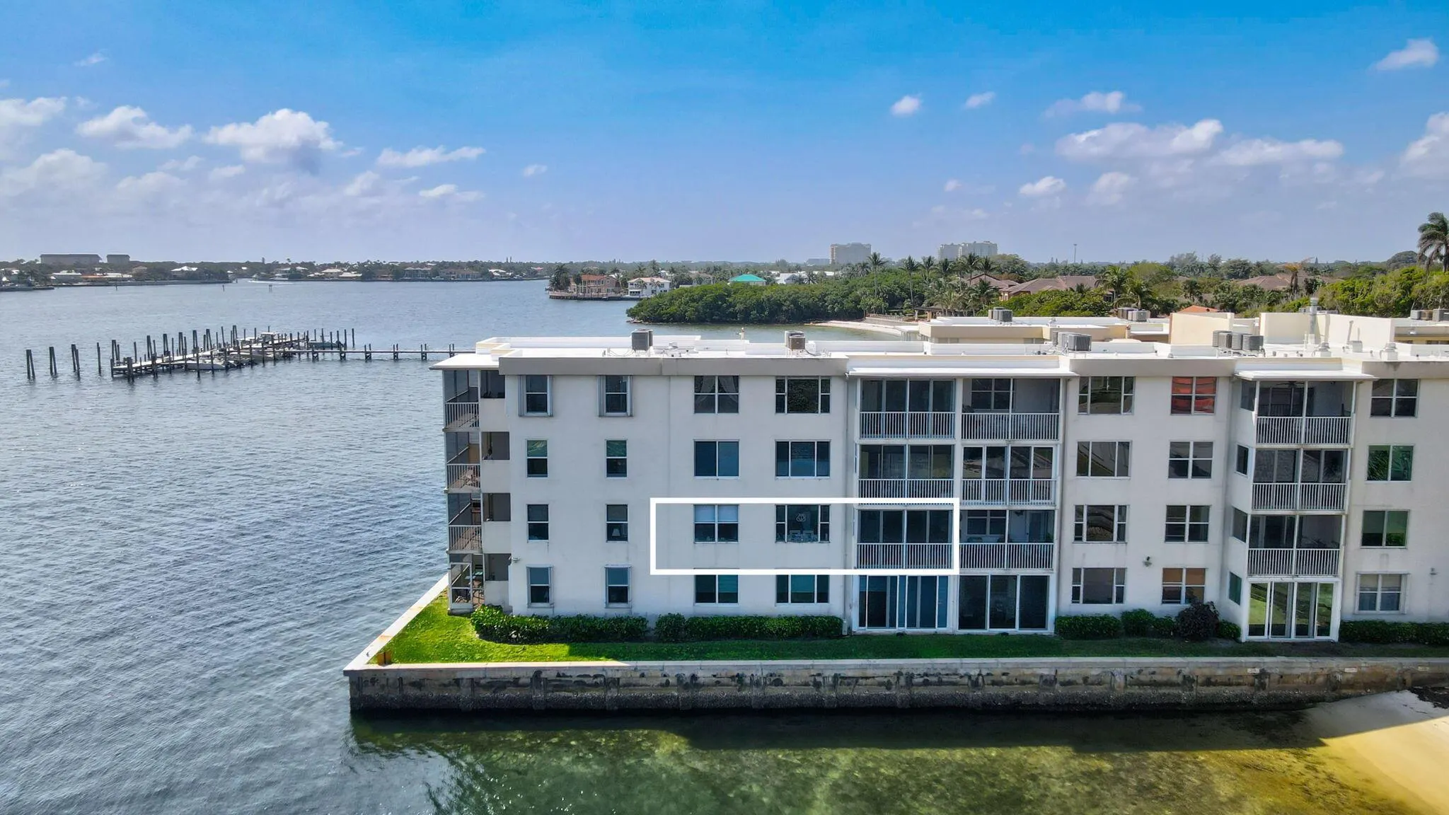 1820 New Palm Way, #202