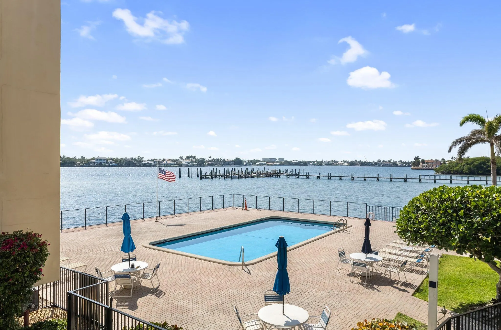 1820 New Palm Way, #202