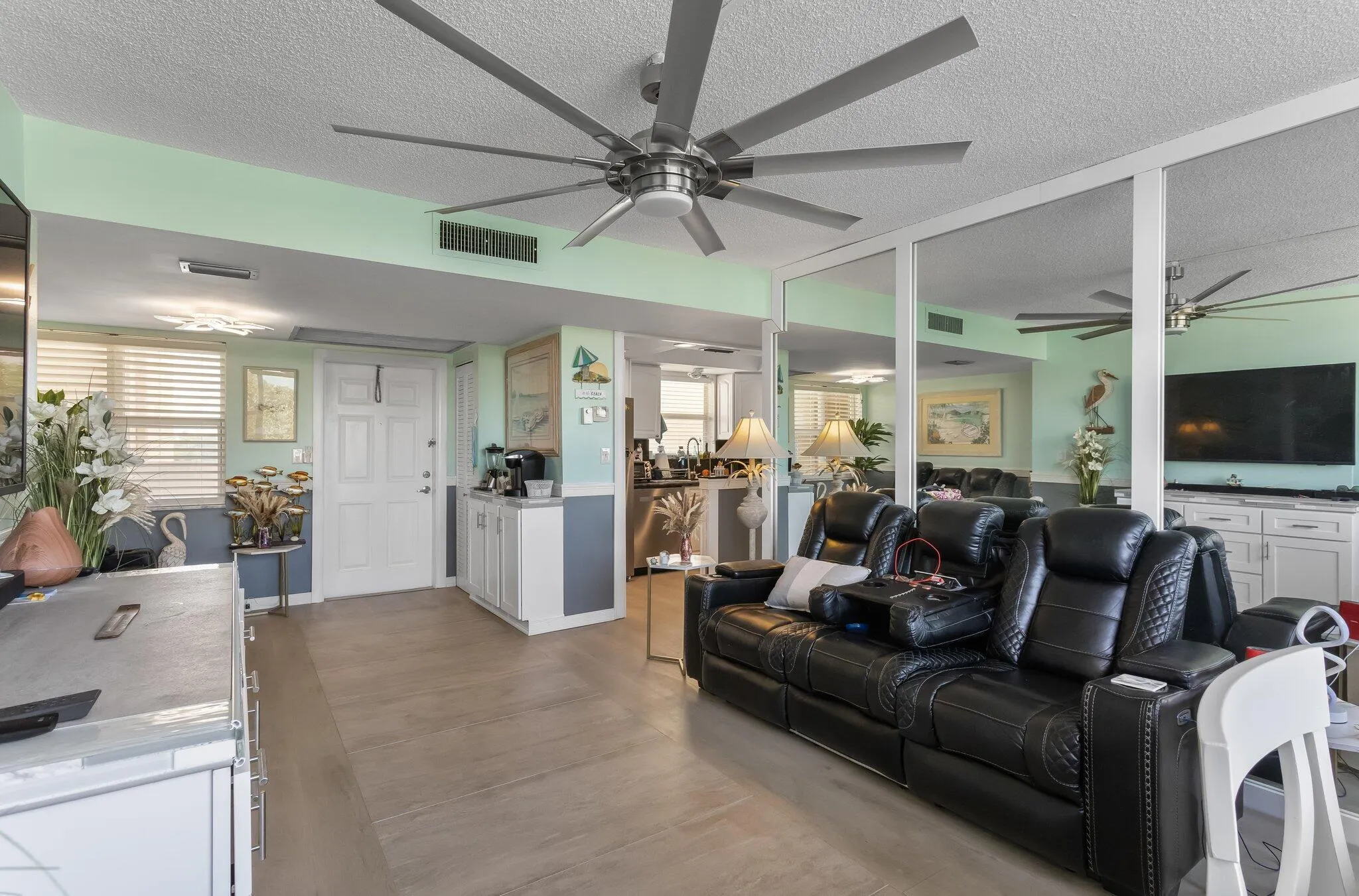 1820 New Palm Way, #202