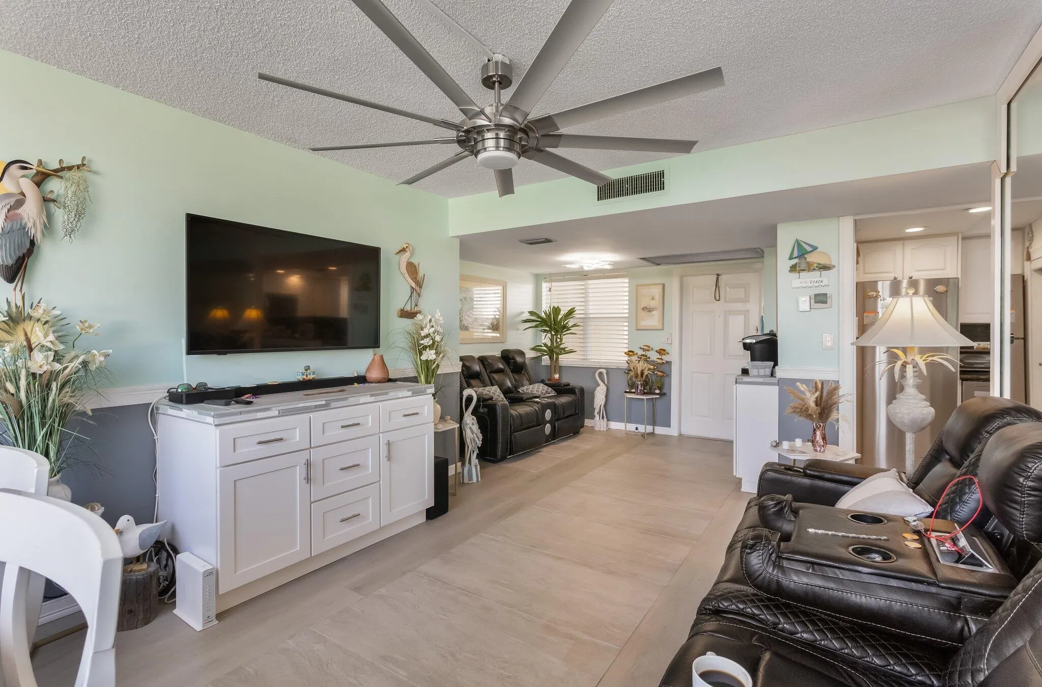 1820 New Palm Way, #202
