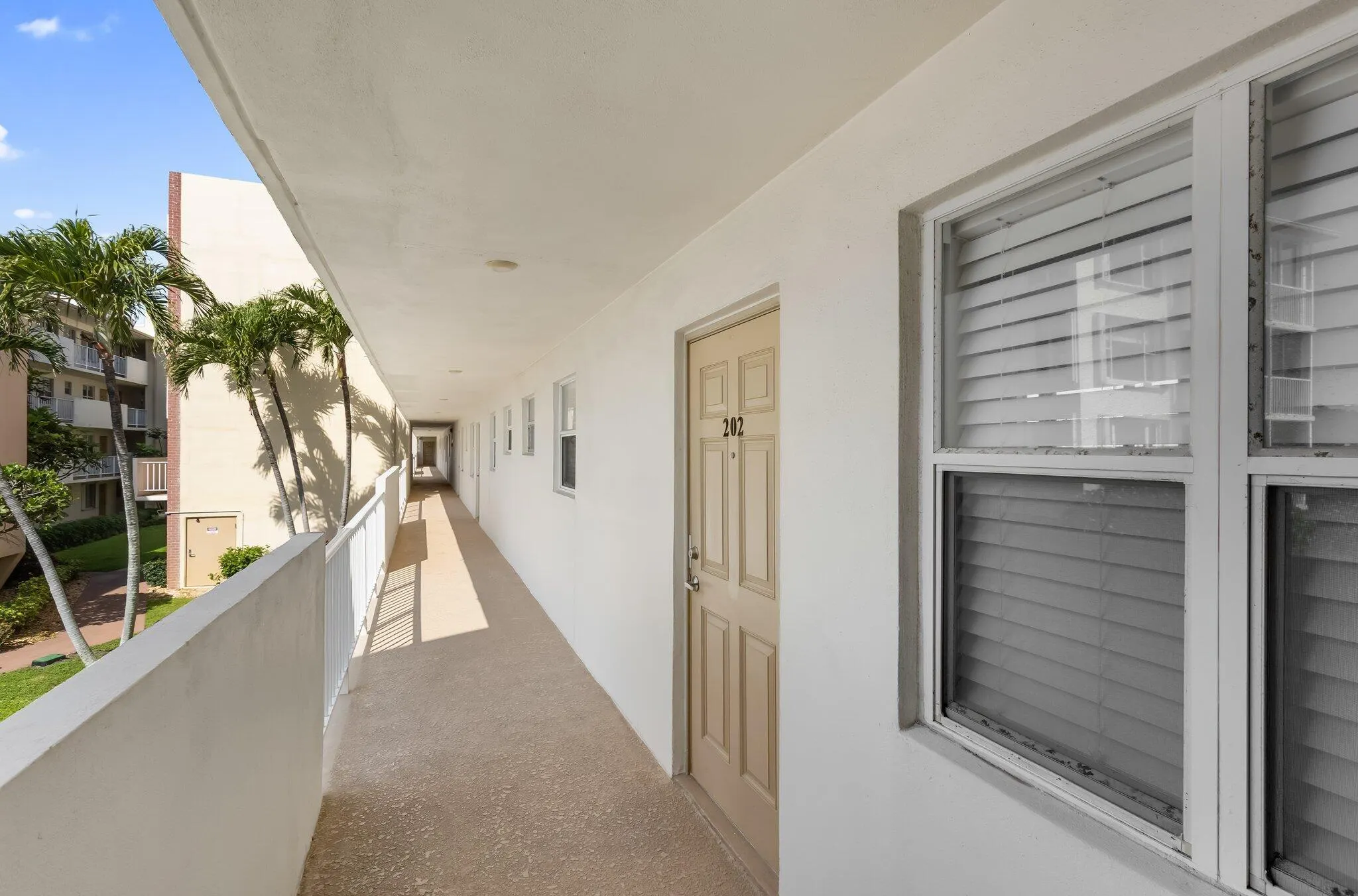 1820 New Palm Way, #202