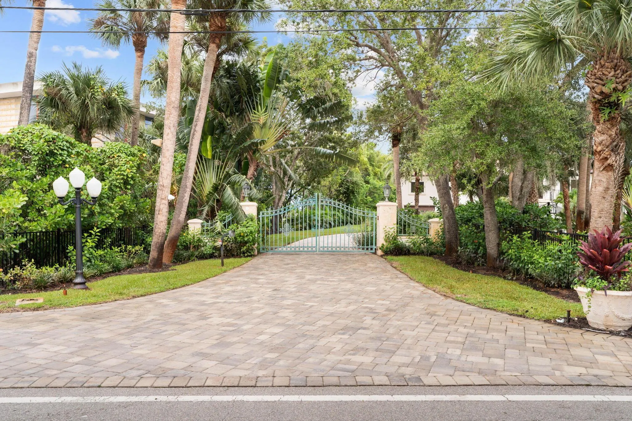 130 N Sewalls Point Road