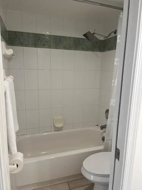 2800 N Ocean Drive, #B-4b