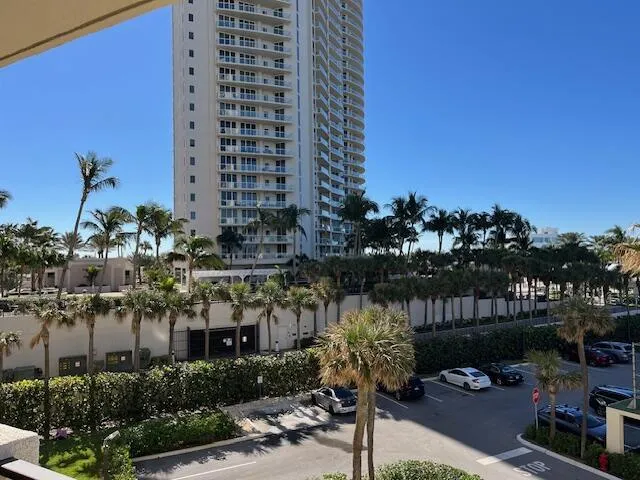 2800 N Ocean Drive, #B-4b