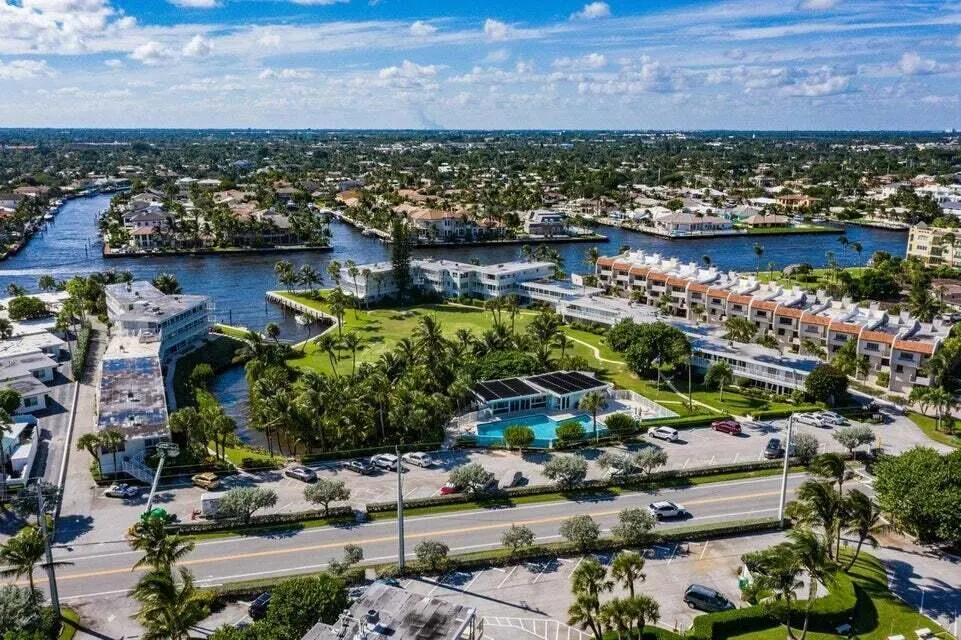 1221 Hillsboro Mile, #15a