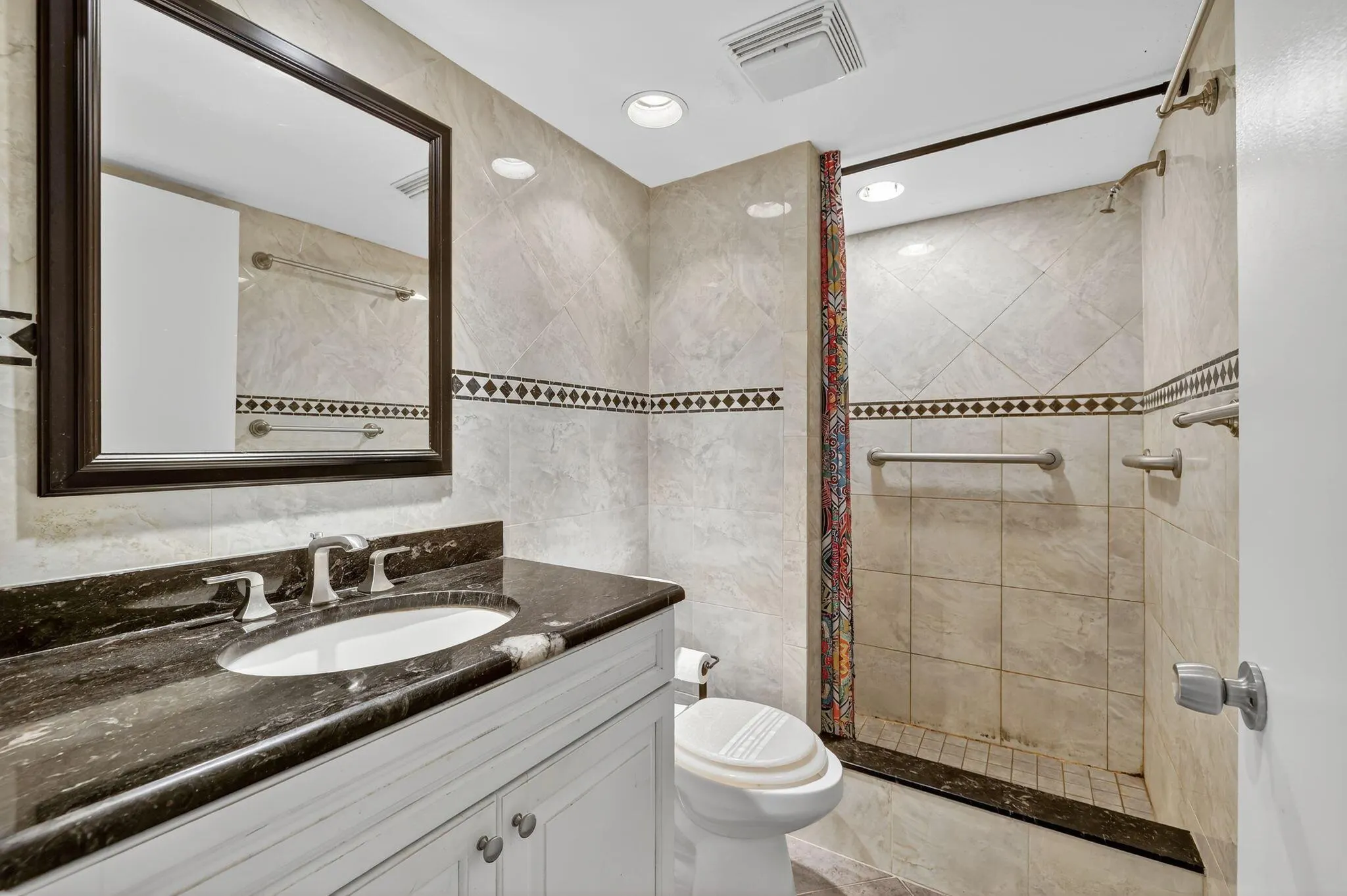 2400 S Ocean Drive, #3944