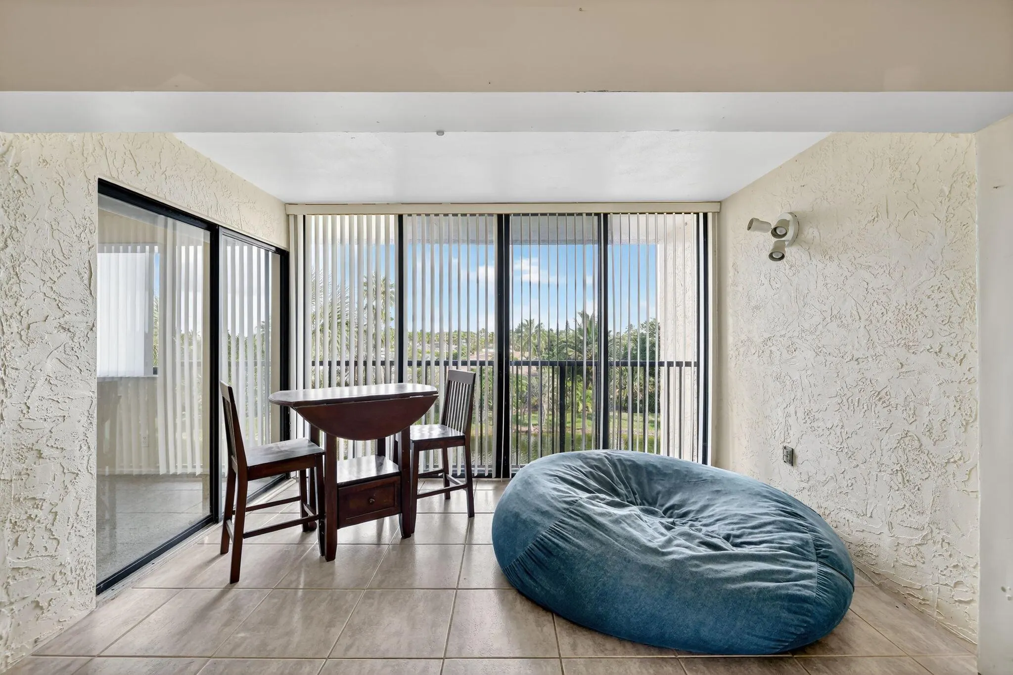 2400 S Ocean Drive, #3944