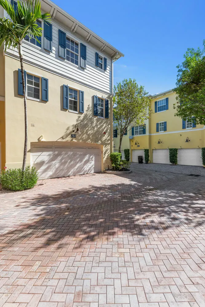 310 Tuxedo Lane
