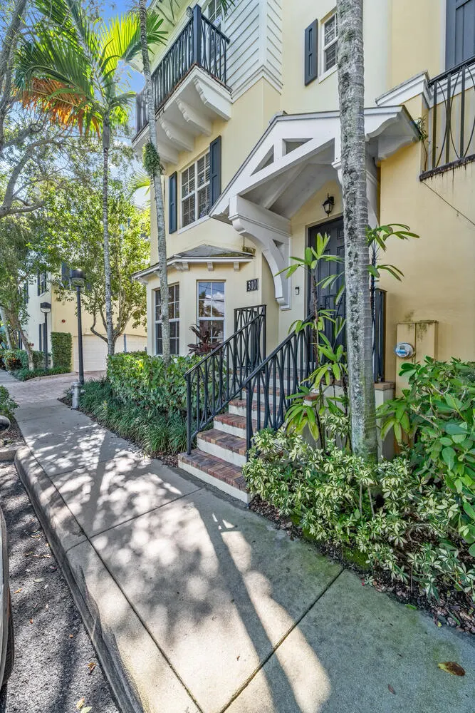 310 Tuxedo Lane