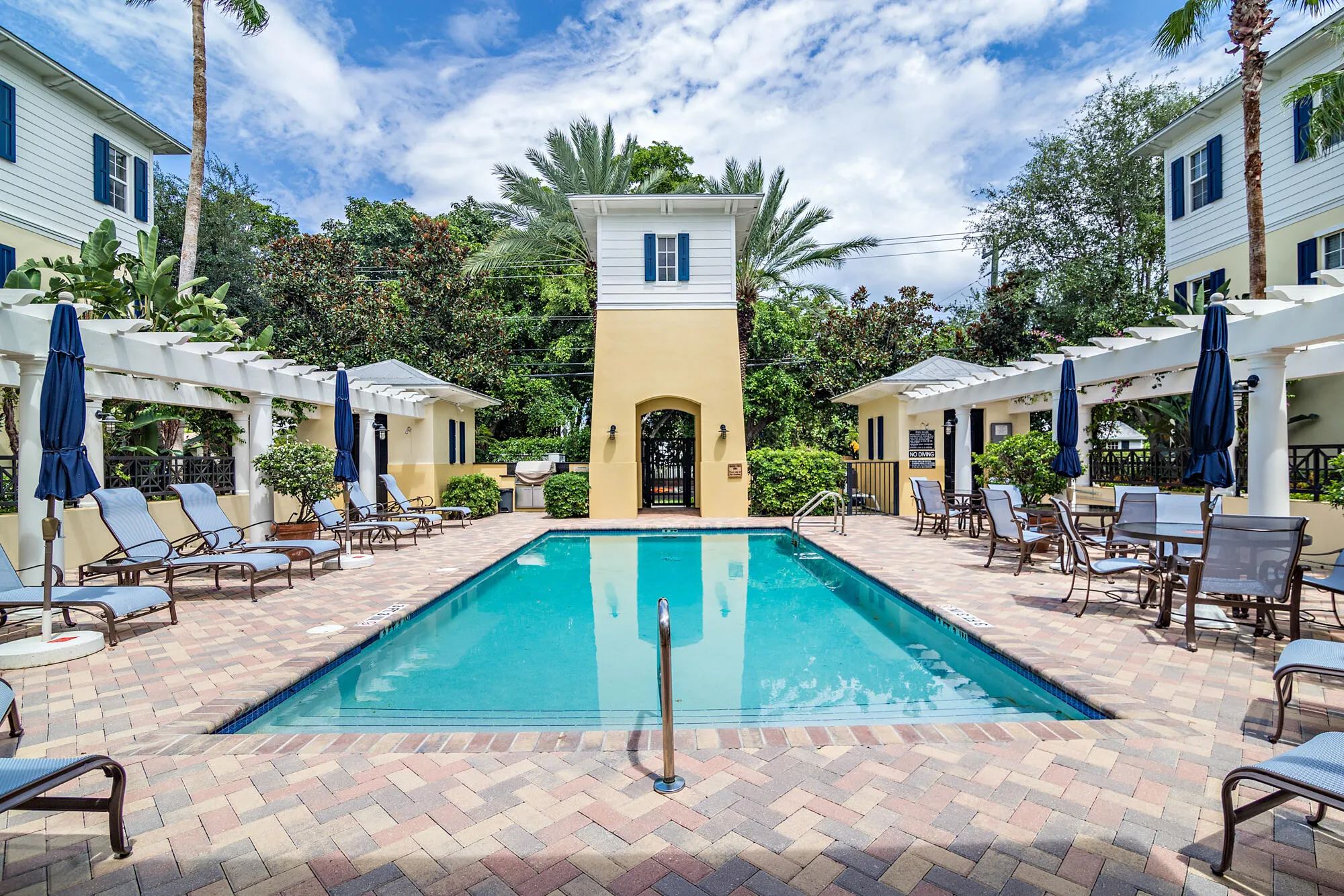 310 Tuxedo Lane