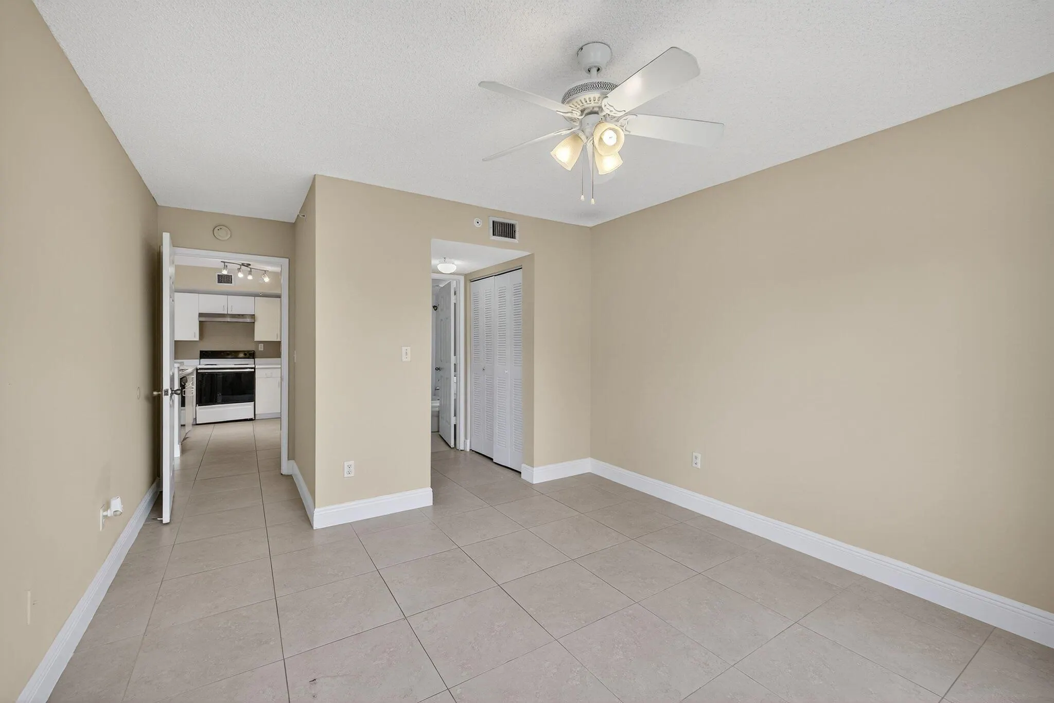 2640 S University Drive, #220