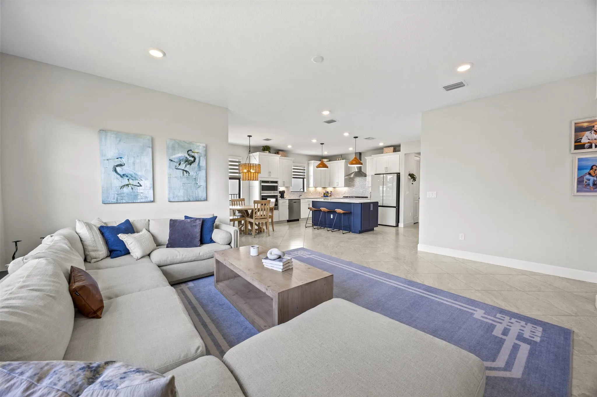 636 SE Boboli Way
