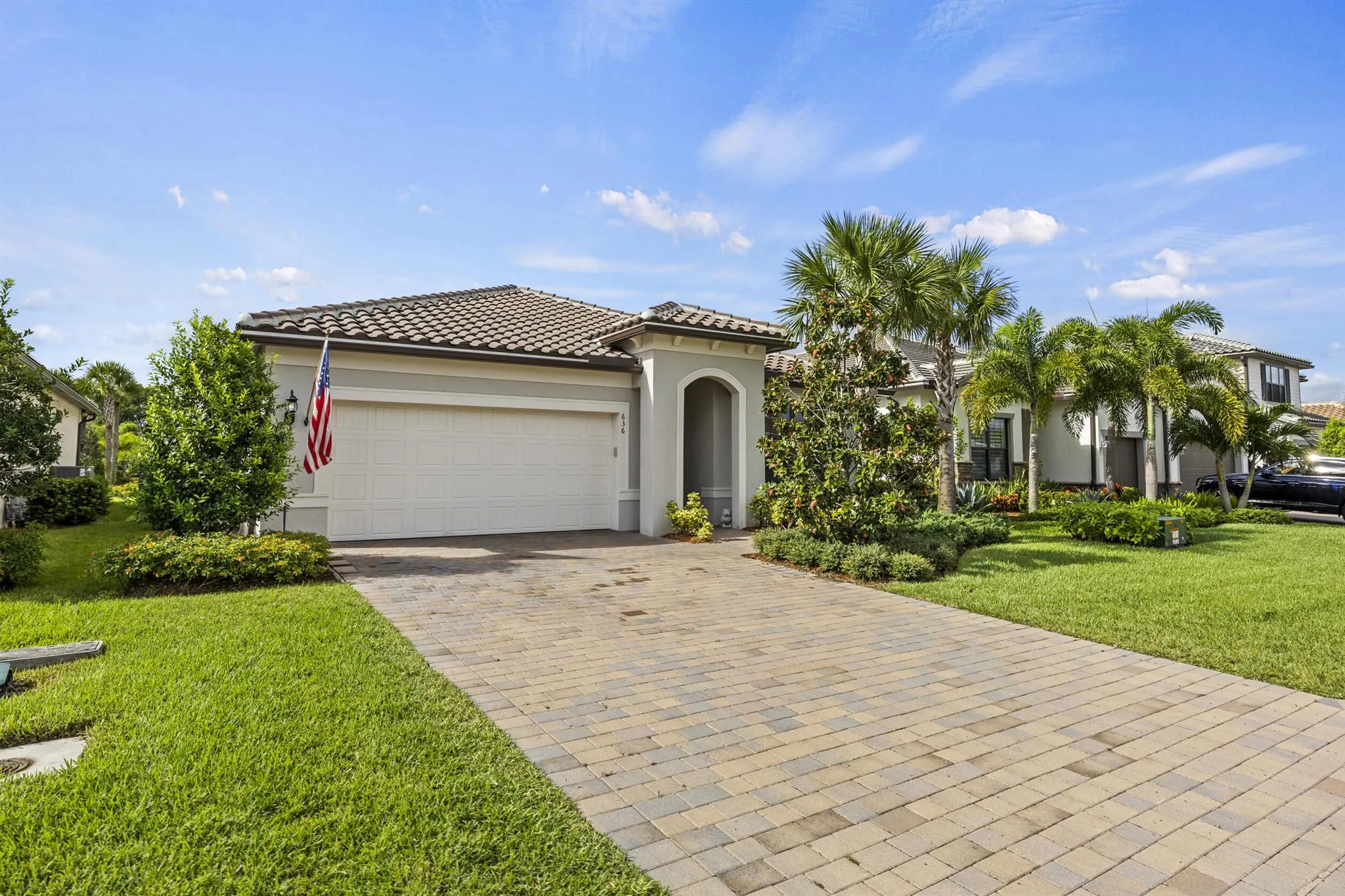 636 SE Boboli Way