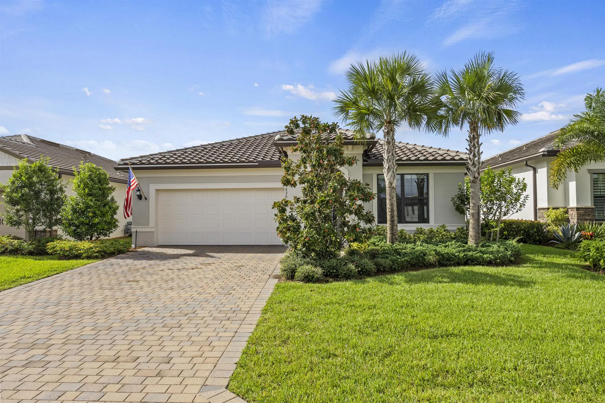 636 SE Boboli Way